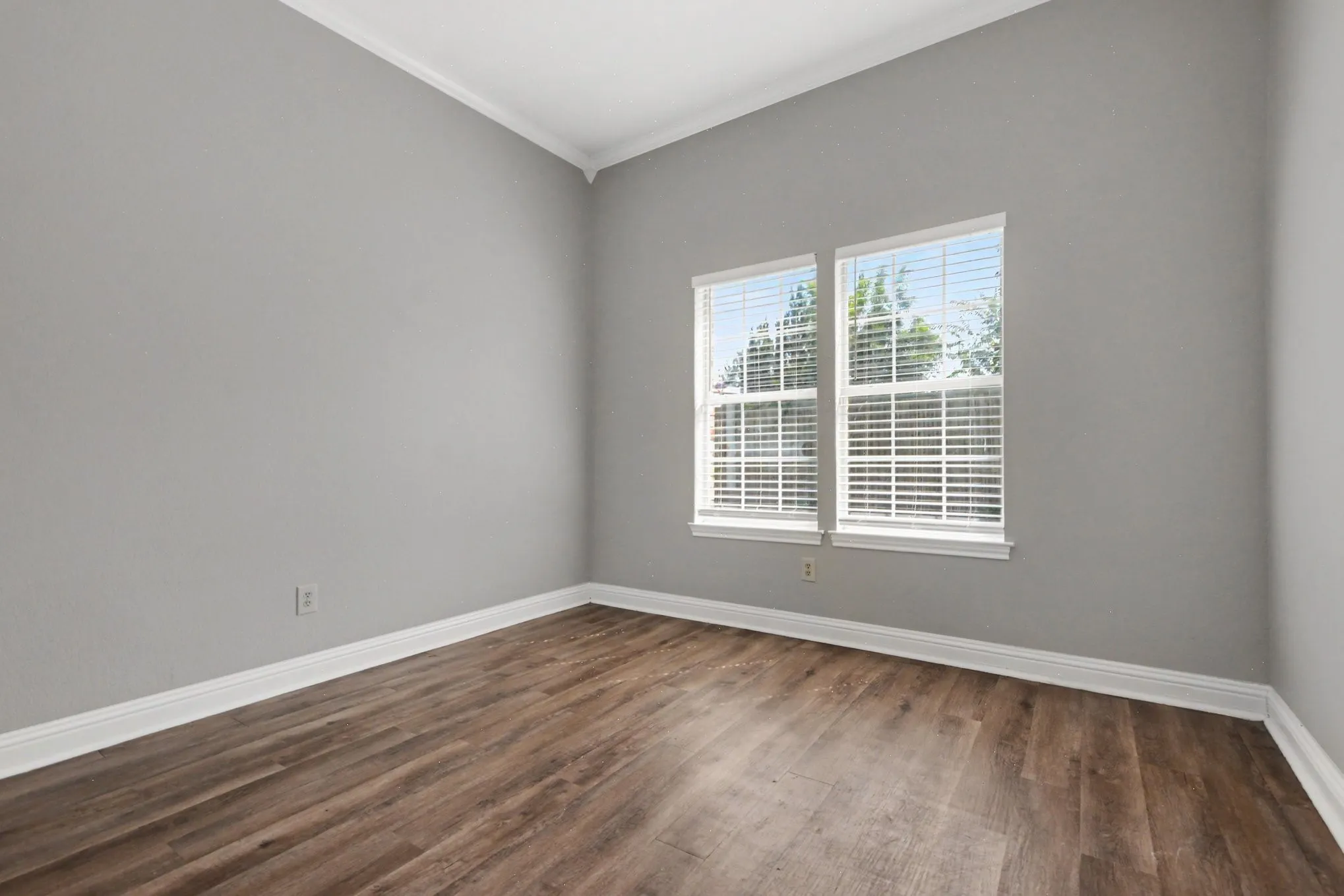 Single Family Residence For Sale in Denton County , 3711 Penny Lane, Carrollton, Texas 75007, 4 Bedroom, 3 Bathroom, 2 Garage spaces, 2,411 Sqft, built in 1991, mls#21353307, Real Estate Agent in Carrollton, Homes For Sale in Denton county, Homes For Sale in Carrollton, Realtor in Carrollton Texas, Real Estate Brokerage Independent Realty Texas, Luminita Cordes Realtor
