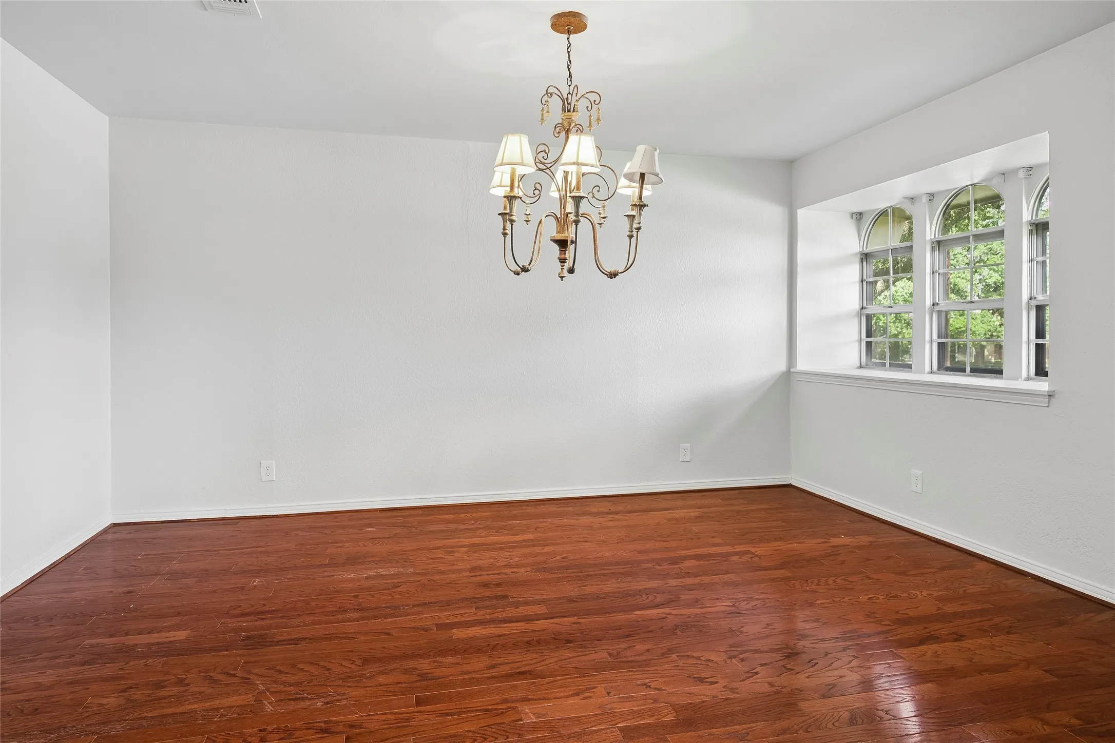 Duplex For Rent in Dallas County , 10504 Berry Knoll Drive, Dallas, Texas 75230, 3 Bedroom, 3 Bathroom, 2 Garage spaces, 2,632 Sqft, built in 1971, mls#21339912, Real Estate Agent in Dallas, Homes For Rent in Dallas county, Homes For Rent in Dallas, Realtor in Dallas Texas, Real Estate Brokerage Independent Realty Texas, Luminita Cordes Realtor