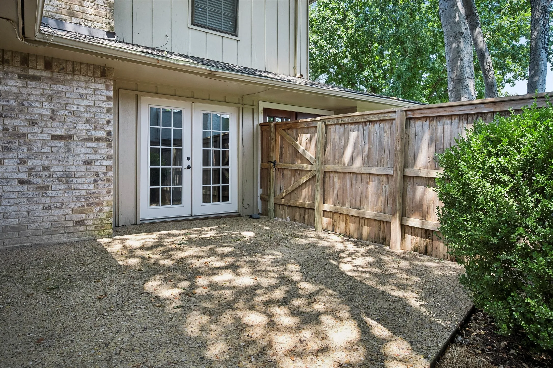 Duplex For Rent in Dallas County , 10504 Berry Knoll Drive, Dallas, Texas 75230, 3 Bedroom, 3 Bathroom, 2 Garage spaces, 2,632 Sqft, built in 1971, mls#21339912, Real Estate Agent in Dallas, Homes For Rent in Dallas county, Homes For Rent in Dallas, Realtor in Dallas Texas, Real Estate Brokerage Independent Realty Texas, Luminita Cordes Realtor