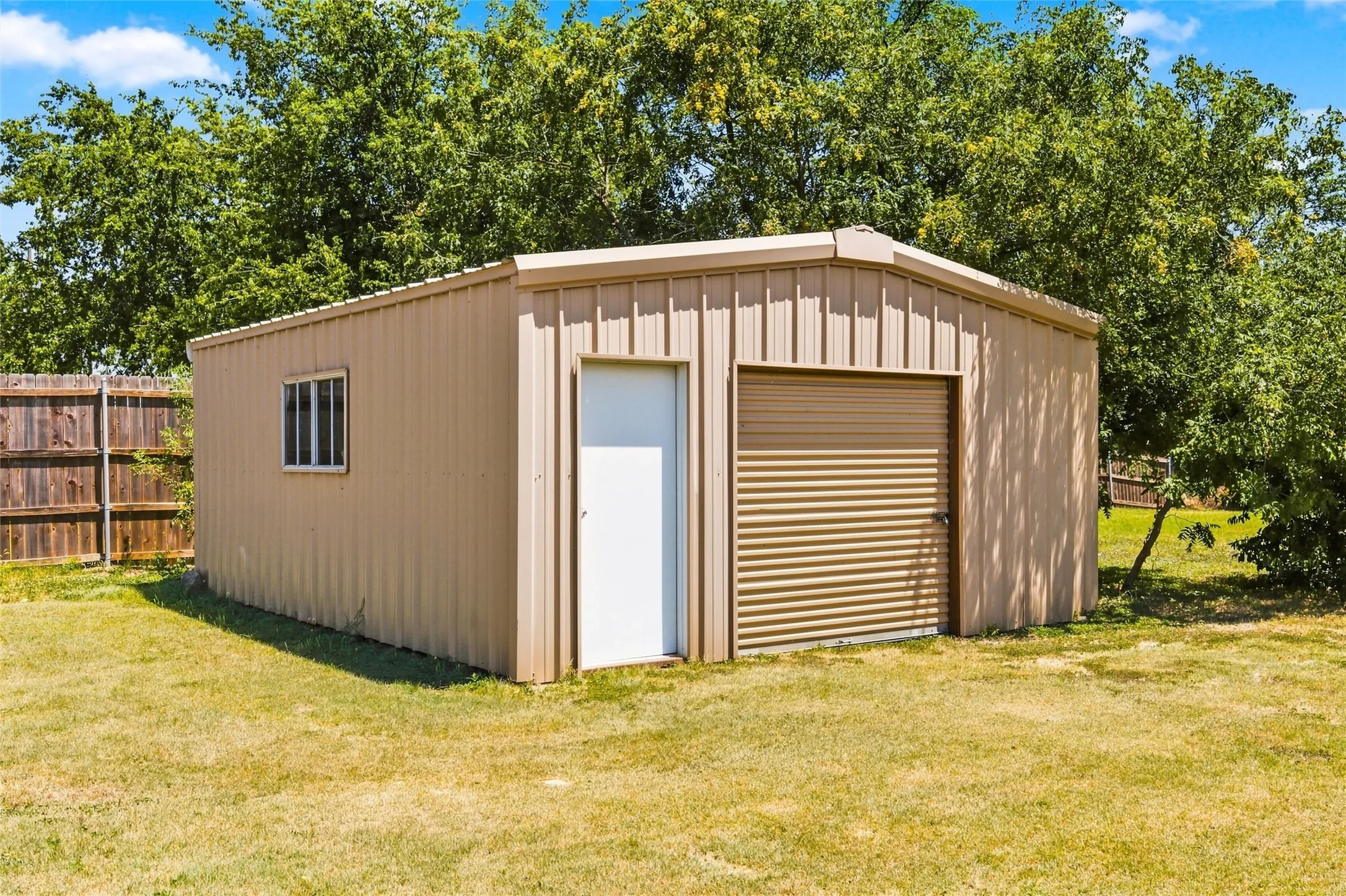 Unimproved Land For Sale in Mc Lennan County , 000 E 5th Street, Crawford, Texas 76638, 0, 0, Garage spaces, 0 Sqft, built in 0, mls#21353939, Real Estate Agent in Crawford, Homes For Sale in Mc Lennan county, Homes For Sale in Crawford, Realtor in Crawford Texas, Real Estate Brokerage Independent Realty Texas, Luminita Cordes Realtor