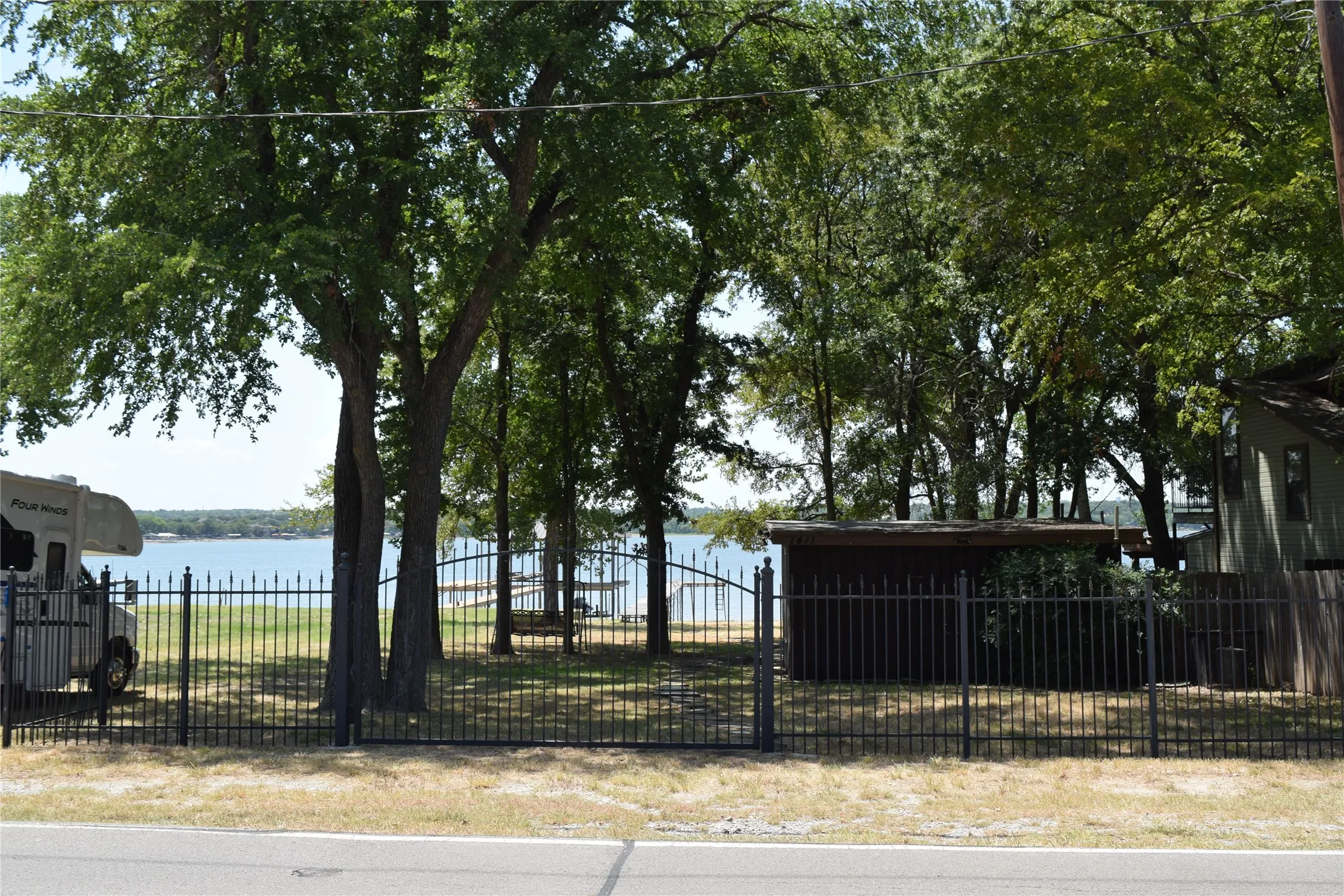 Single Family Residence For Sale in Parker County , 1411 E Lake Drive, Weatherford, Texas 76087, 0, 1 Bathroom, Garage spaces, 180 Sqft, built in 0, Price $265,000, mls#21353930, Real Estate Agent in Weatherford, Homes For Sale in Parker county, Homes For Sale in Weatherford, Realtor in Weatherford Texas, Real Estate Brokerage Independent Realty Texas, Luminita Cordes Realtor