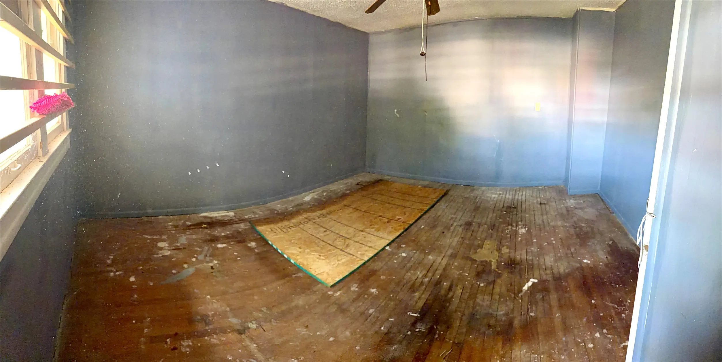 Single Family Residence For Sale in Dallas County , 110 N Marlborough Avenue, Dallas, Texas 75208, 3 Bedroom, 2 Bathroom, Garage spaces, 1,220 Sqft, built in 1928, mls#21353899, Real Estate Agent in Dallas, Homes For Sale in Dallas county, Homes For Sale in Dallas, Realtor in Dallas Texas, Real Estate Brokerage Independent Realty Texas, Luminita Cordes Realtor