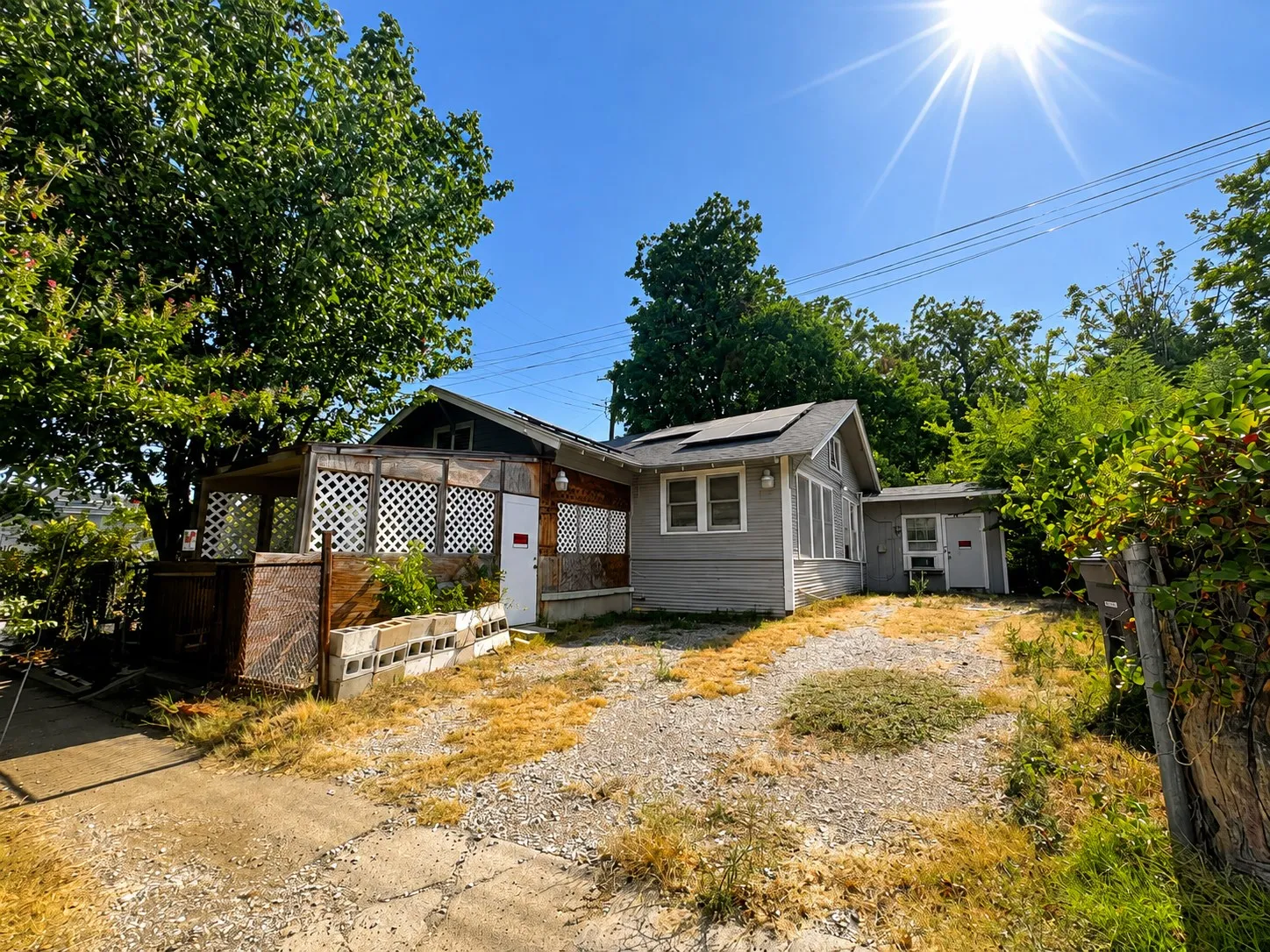 Single Family Residence For Sale in Dallas County , 110 N Marlborough Avenue, Dallas, Texas 75208, 3 Bedroom, 2 Bathroom, Garage spaces, 1,220 Sqft, built in 1928, mls#21353899, Real Estate Agent in Dallas, Homes For Sale in Dallas county, Homes For Sale in Dallas, Realtor in Dallas Texas, Real Estate Brokerage Independent Realty Texas, Luminita Cordes Realtor