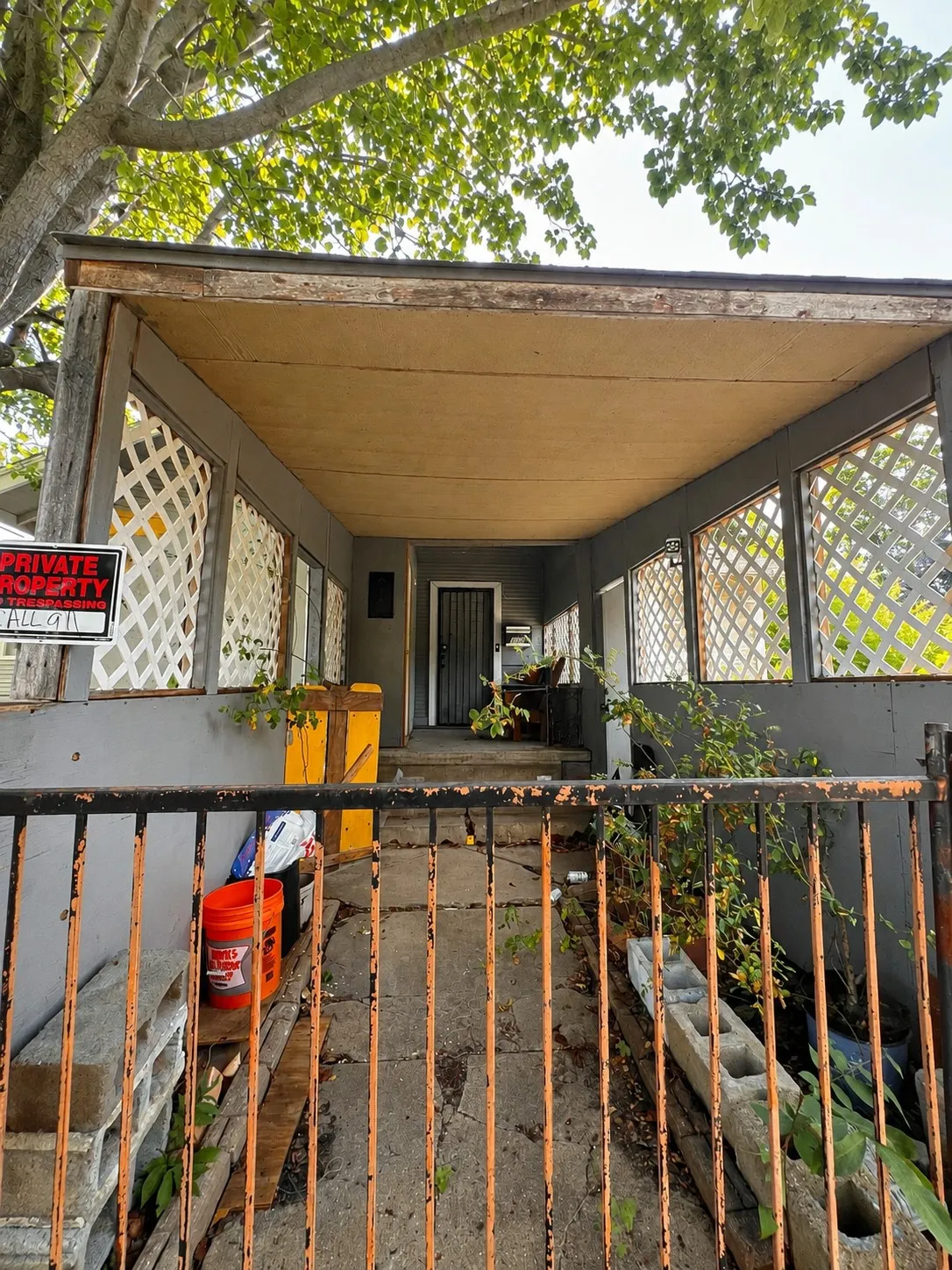 Single Family Residence For Sale in Dallas County , 110 N Marlborough Avenue, Dallas, Texas 75208, 3 Bedroom, 2 Bathroom, Garage spaces, 1,220 Sqft, built in 1928, mls#21353899, Real Estate Agent in Dallas, Homes For Sale in Dallas county, Homes For Sale in Dallas, Realtor in Dallas Texas, Real Estate Brokerage Independent Realty Texas, Luminita Cordes Realtor