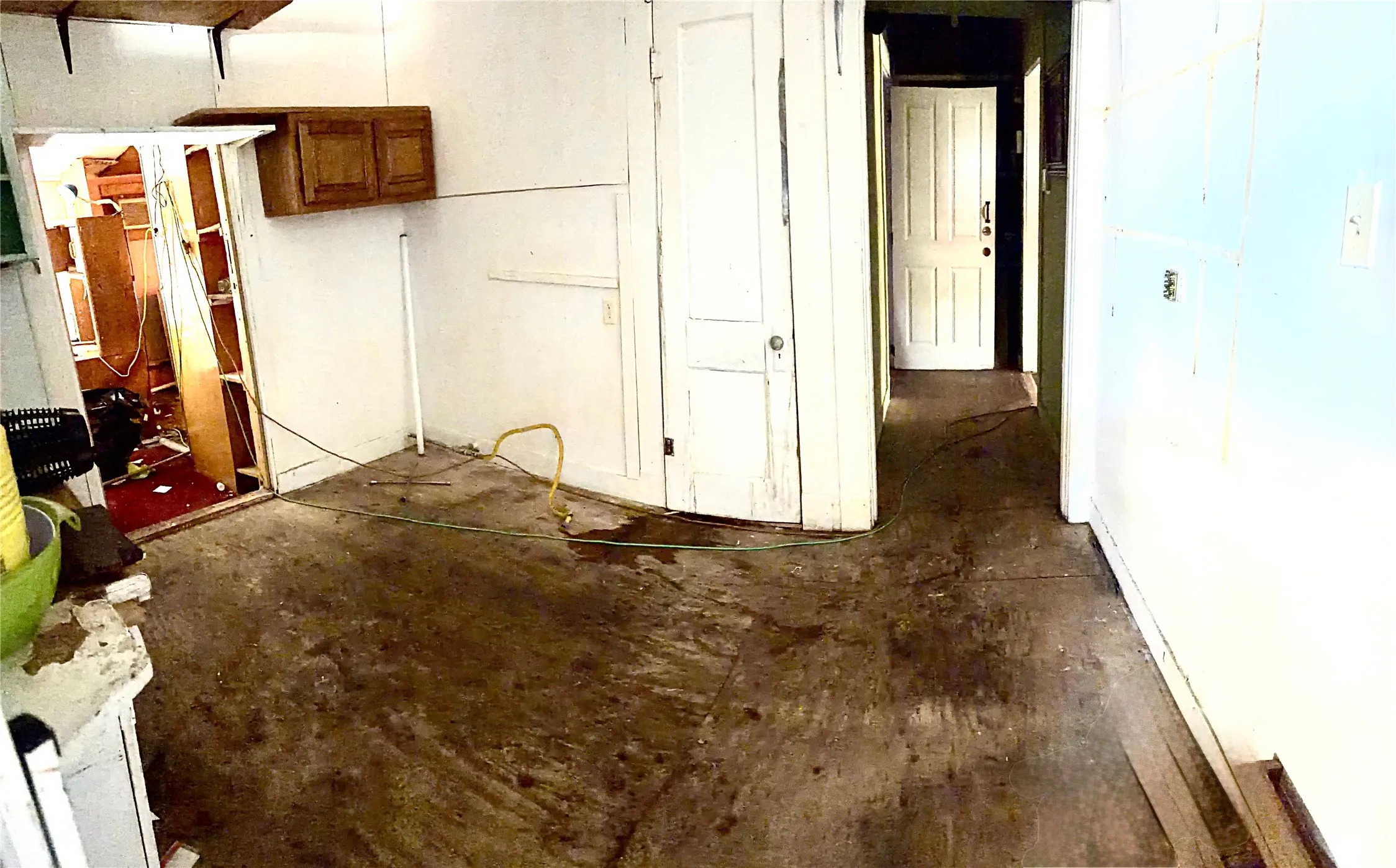 Single Family Residence For Sale in Dallas County , 110 N Marlborough Avenue, Dallas, Texas 75208, 3 Bedroom, 2 Bathroom, Garage spaces, 1,220 Sqft, built in 1928, mls#21353899, Real Estate Agent in Dallas, Homes For Sale in Dallas county, Homes For Sale in Dallas, Realtor in Dallas Texas, Real Estate Brokerage Independent Realty Texas, Luminita Cordes Realtor