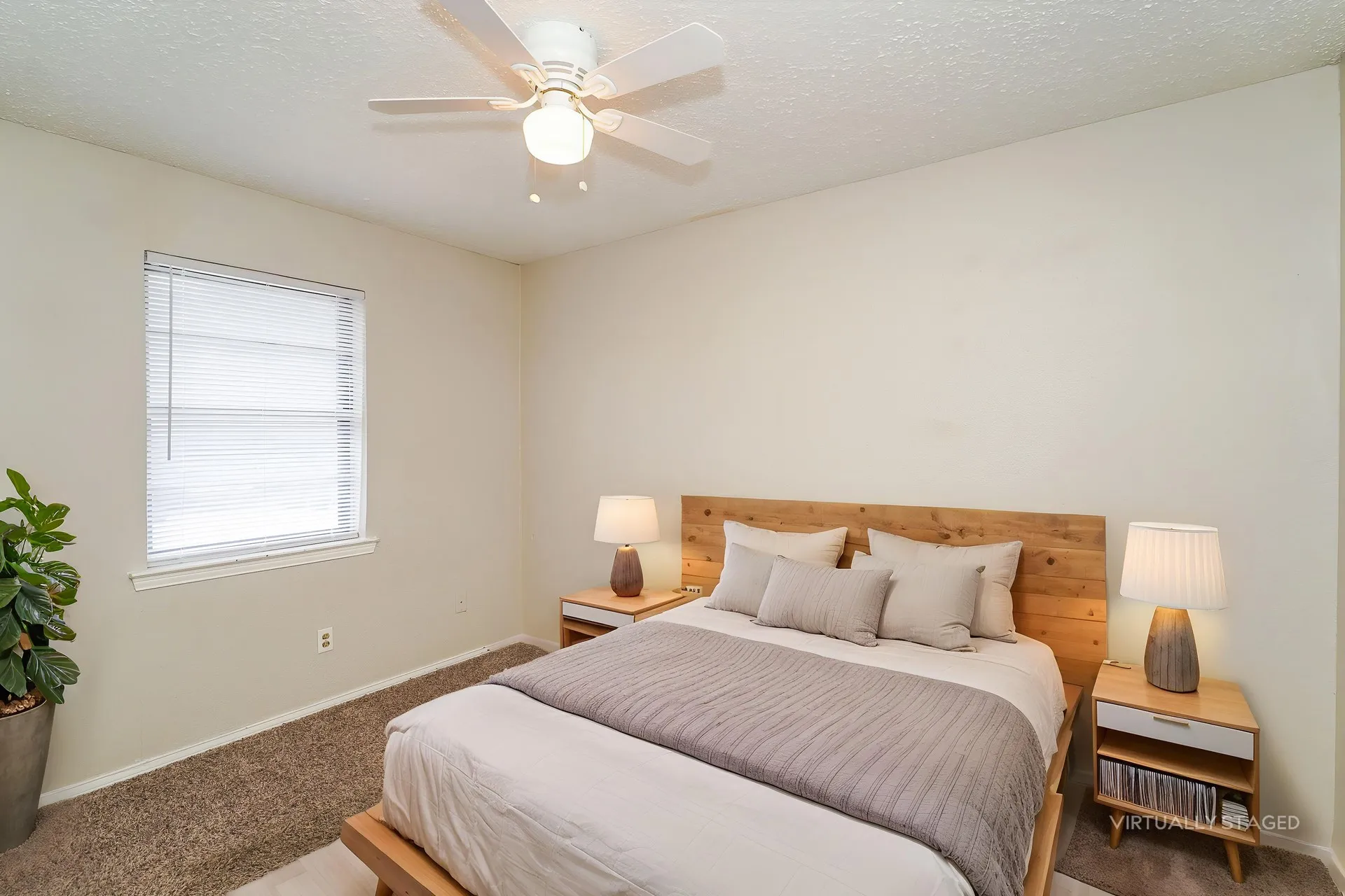 Single Family Residence For Rent in Tarrant County , 3417 Willowcrest Drive, North Richland Hills, Texas 76117, 3 Bedroom, 2 Bathroom, Garage spaces, 2,228 Sqft, built in 1975, mls#21353963, Real Estate Agent in North Richland Hills, Homes For Rent in Tarrant county, Homes For Rent in North Richland Hills, Realtor in North Richland Hills Texas, Real Estate Brokerage Independent Realty Texas, Luminita Cordes Realtor