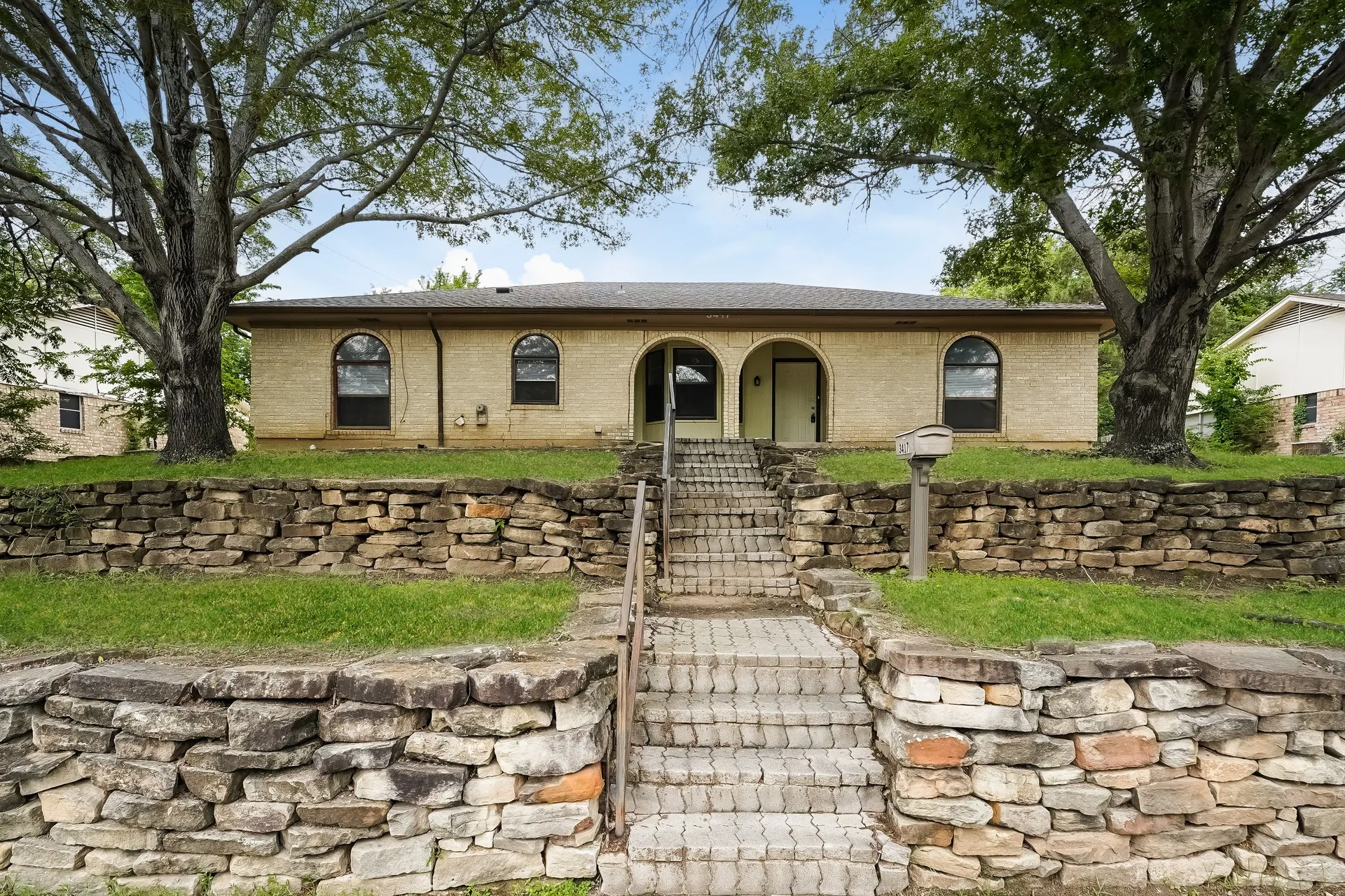 Single Family Residence For Rent in Tarrant County , 3417 Willowcrest Drive, North Richland Hills, Texas 76117, 3 Bedroom, 2 Bathroom, Garage spaces, 2,228 Sqft, built in 1975, mls#21353963, Real Estate Agent in North Richland Hills, Homes For Rent in Tarrant county, Homes For Rent in North Richland Hills, Realtor in North Richland Hills Texas, Real Estate Brokerage Independent Realty Texas, Luminita Cordes Realtor