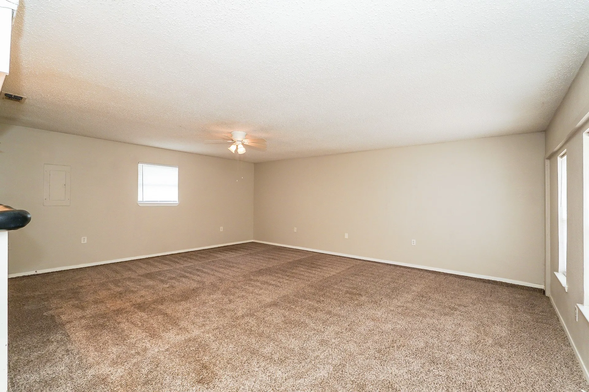 Single Family Residence For Rent in Tarrant County , 3417 Willowcrest Drive, North Richland Hills, Texas 76117, 3 Bedroom, 2 Bathroom, Garage spaces, 2,228 Sqft, built in 1975, mls#21353963, Real Estate Agent in North Richland Hills, Homes For Rent in Tarrant county, Homes For Rent in North Richland Hills, Realtor in North Richland Hills Texas, Real Estate Brokerage Independent Realty Texas, Luminita Cordes Realtor
