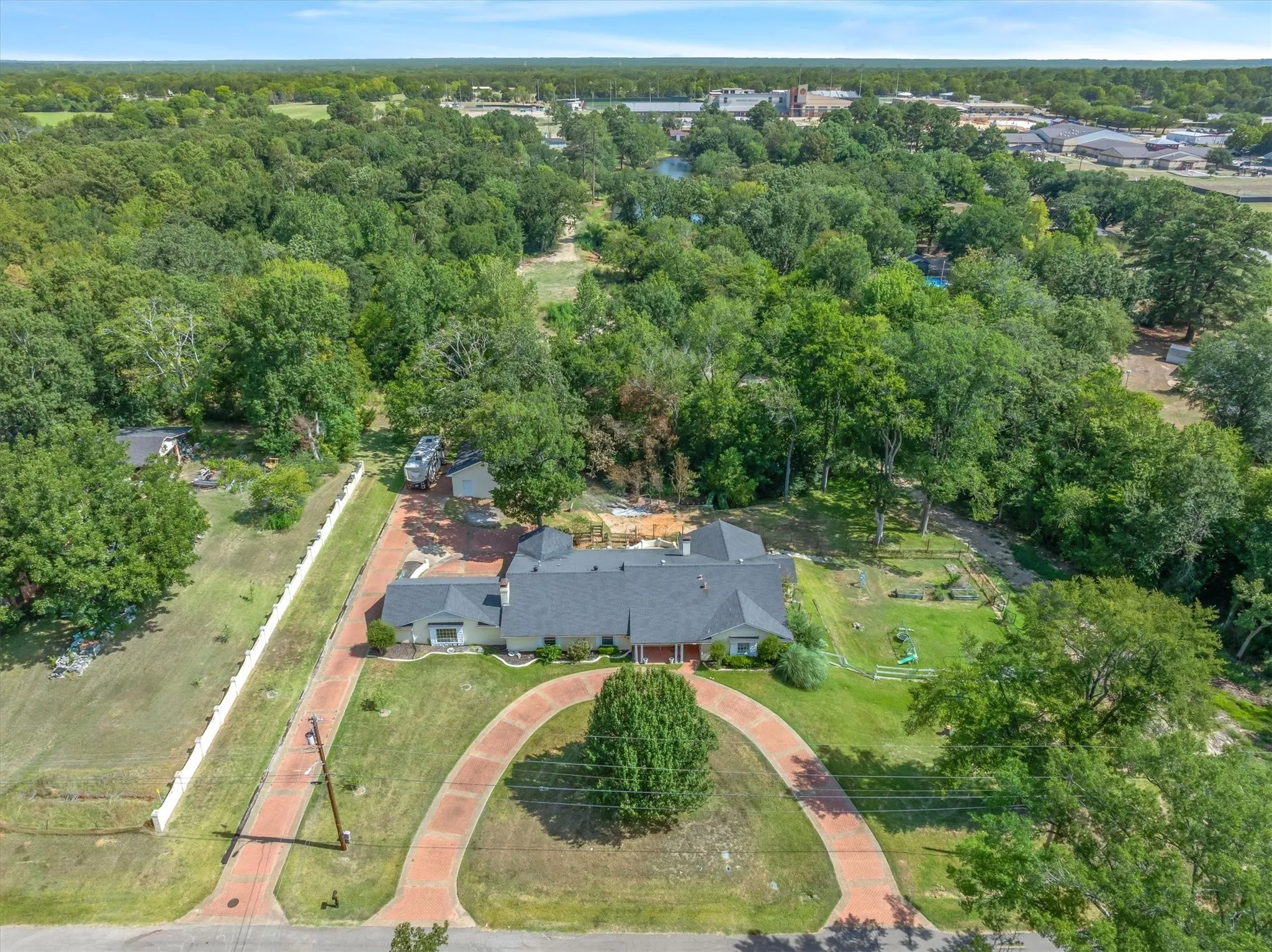 Single Family Residence For Sale in Van Zandt County , 522 W High Street, Grand Saline, Texas 75140, 4 Bedroom, 3 Bathroom, 2 Garage spaces, 3,552 Sqft, built in 1973, mls#21353857, Real Estate Agent in Grand Saline, Homes For Sale in Van Zandt county, Homes For Sale in Grand Saline, Realtor in Grand Saline Texas, Real Estate Brokerage Independent Realty Texas, Luminita Cordes Realtor