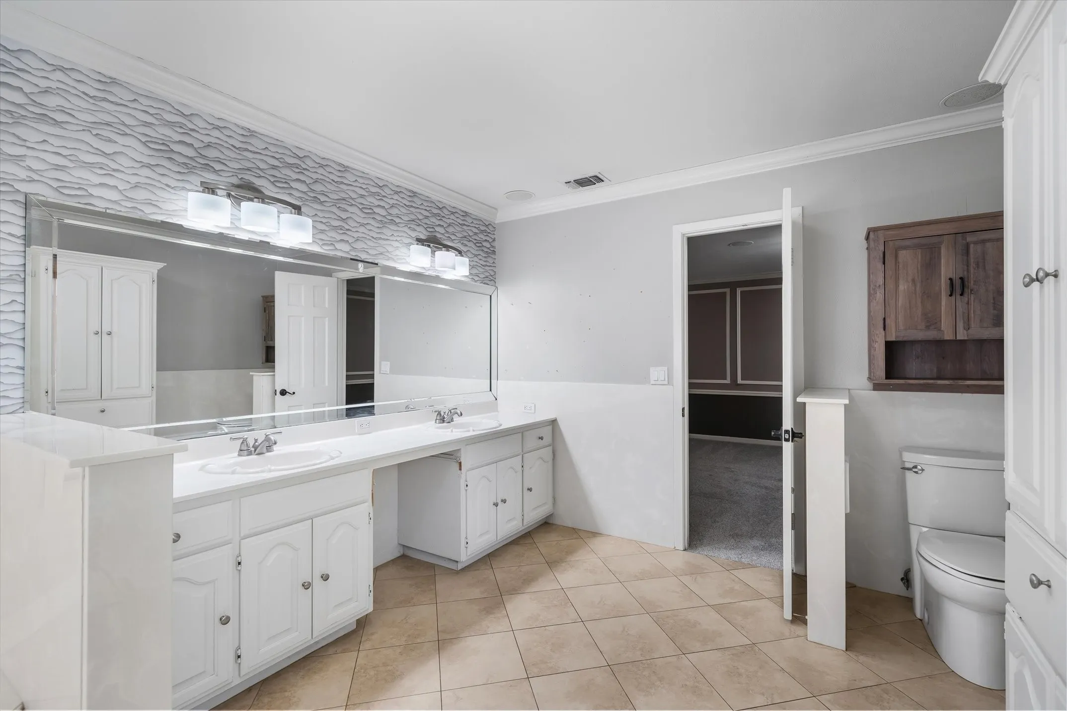 Single Family Residence For Sale in Van Zandt County , 522 W High Street, Grand Saline, Texas 75140, 4 Bedroom, 3 Bathroom, 2 Garage spaces, 3,552 Sqft, built in 1973, mls#21353857, Real Estate Agent in Grand Saline, Homes For Sale in Van Zandt county, Homes For Sale in Grand Saline, Realtor in Grand Saline Texas, Real Estate Brokerage Independent Realty Texas, Luminita Cordes Realtor