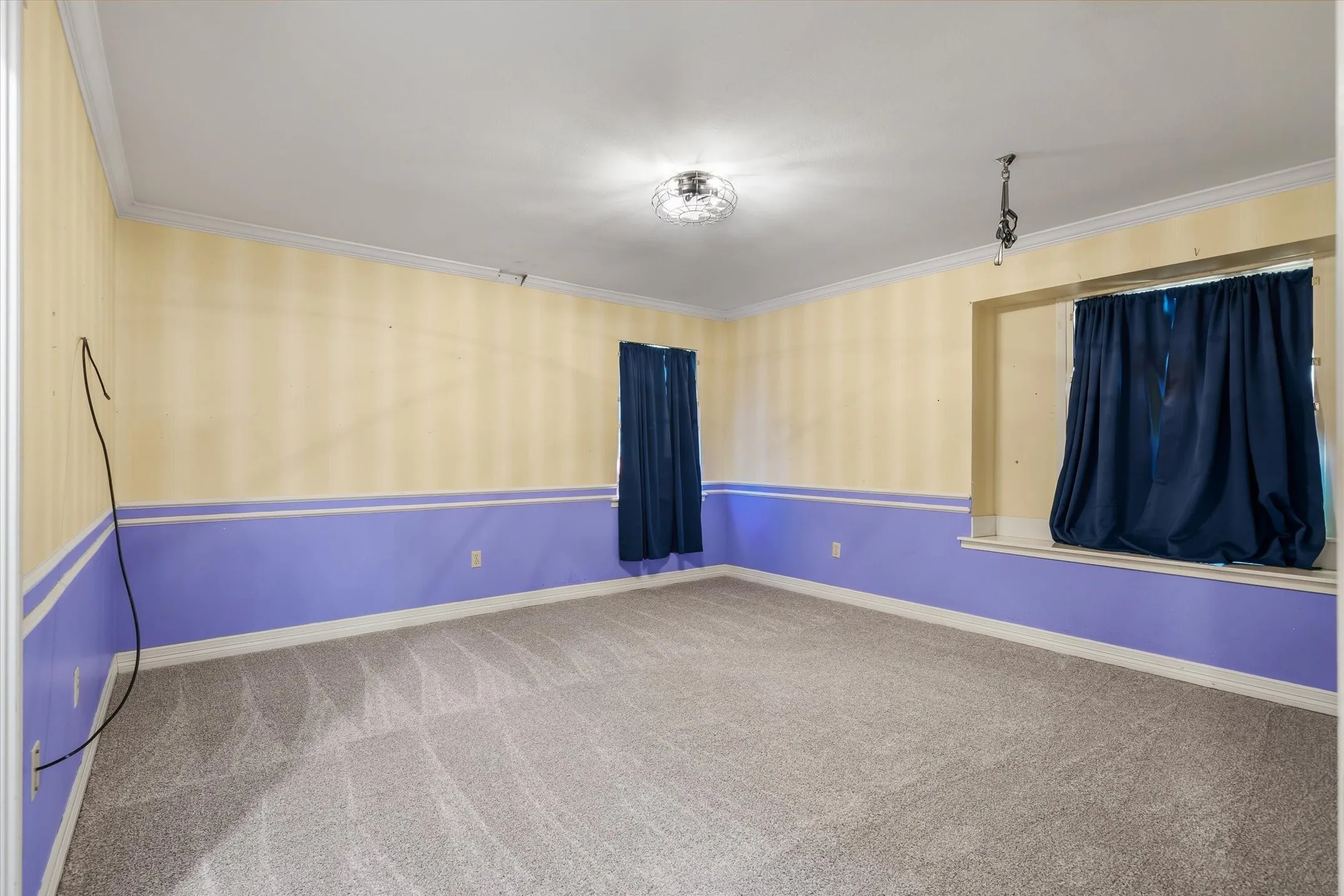 Single Family Residence For Sale in Van Zandt County , 522 W High Street, Grand Saline, Texas 75140, 4 Bedroom, 3 Bathroom, 2 Garage spaces, 3,552 Sqft, built in 1973, mls#21353857, Real Estate Agent in Grand Saline, Homes For Sale in Van Zandt county, Homes For Sale in Grand Saline, Realtor in Grand Saline Texas, Real Estate Brokerage Independent Realty Texas, Luminita Cordes Realtor