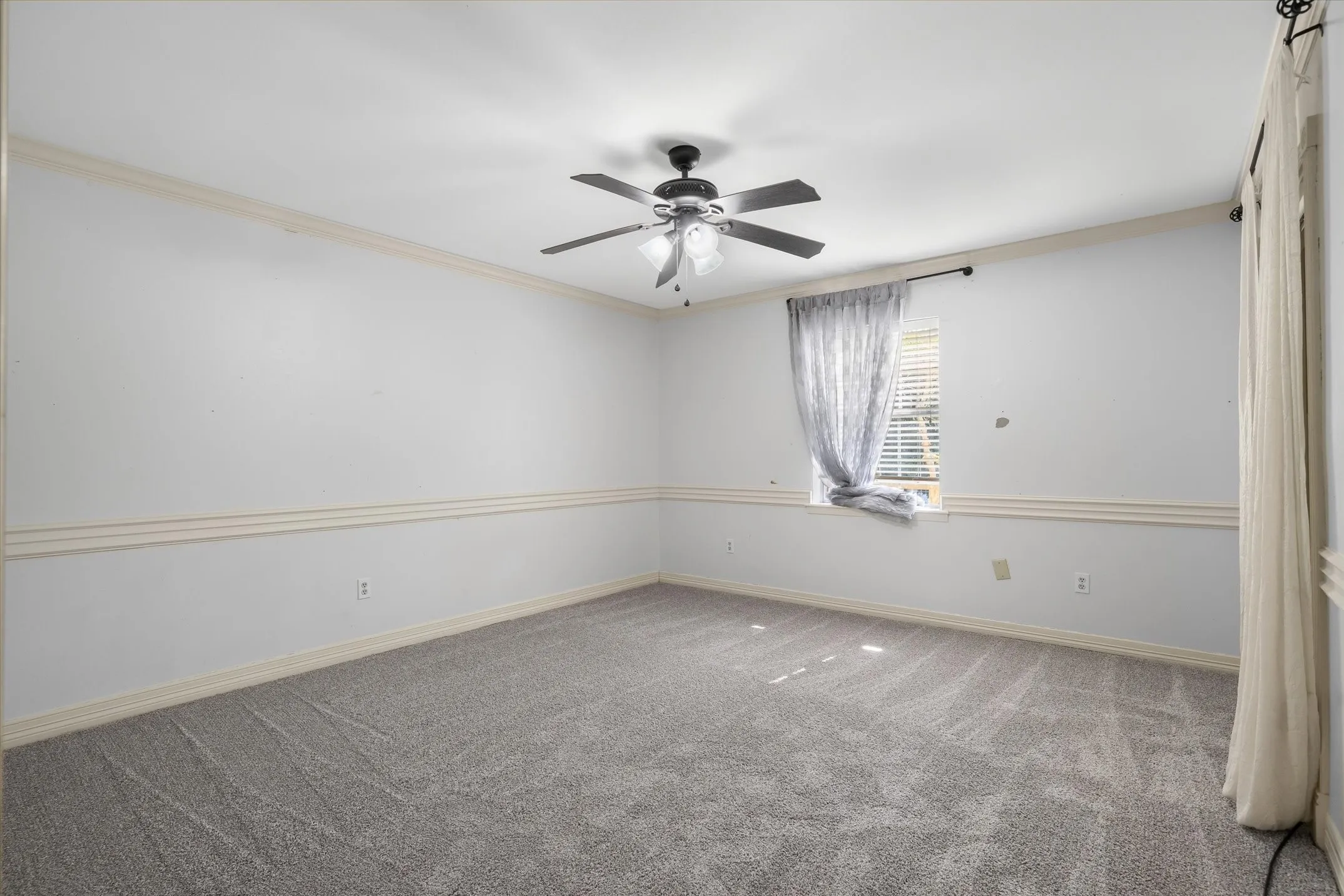 Single Family Residence For Sale in Van Zandt County , 522 W High Street, Grand Saline, Texas 75140, 4 Bedroom, 3 Bathroom, 2 Garage spaces, 3,552 Sqft, built in 1973, mls#21353857, Real Estate Agent in Grand Saline, Homes For Sale in Van Zandt county, Homes For Sale in Grand Saline, Realtor in Grand Saline Texas, Real Estate Brokerage Independent Realty Texas, Luminita Cordes Realtor