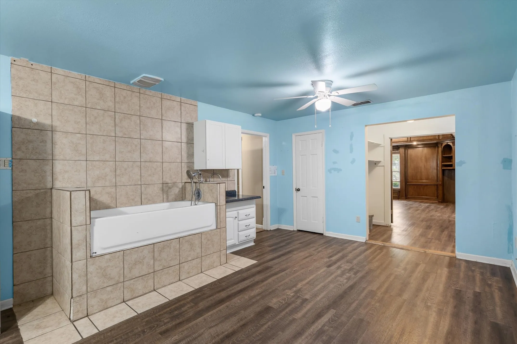 Single Family Residence For Sale in Van Zandt County , 522 W High Street, Grand Saline, Texas 75140, 4 Bedroom, 3 Bathroom, 2 Garage spaces, 3,552 Sqft, built in 1973, mls#21353857, Real Estate Agent in Grand Saline, Homes For Sale in Van Zandt county, Homes For Sale in Grand Saline, Realtor in Grand Saline Texas, Real Estate Brokerage Independent Realty Texas, Luminita Cordes Realtor