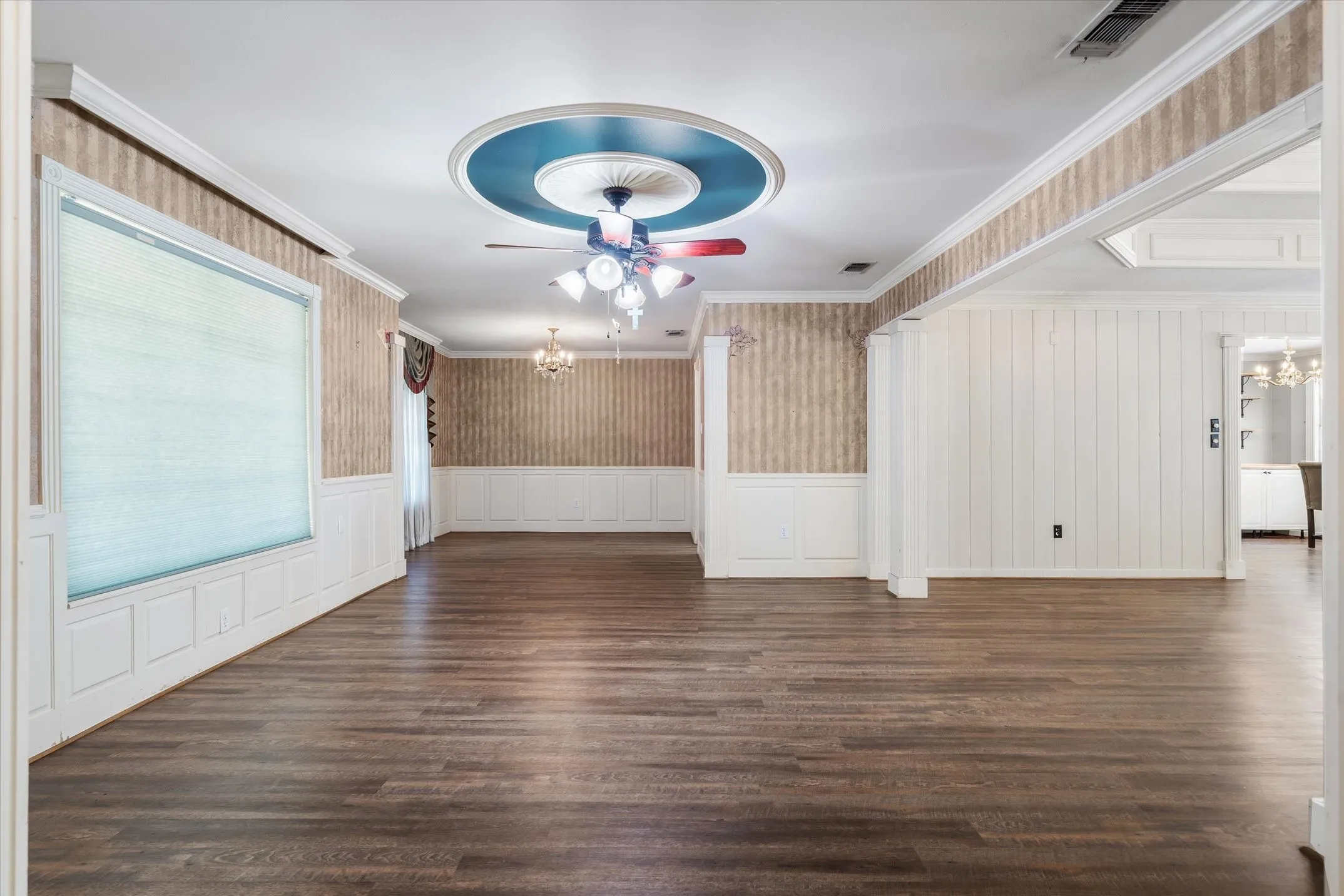 Single Family Residence For Sale in Van Zandt County , 522 W High Street, Grand Saline, Texas 75140, 4 Bedroom, 3 Bathroom, 2 Garage spaces, 3,552 Sqft, built in 1973, mls#21353857, Real Estate Agent in Grand Saline, Homes For Sale in Van Zandt county, Homes For Sale in Grand Saline, Realtor in Grand Saline Texas, Real Estate Brokerage Independent Realty Texas, Luminita Cordes Realtor