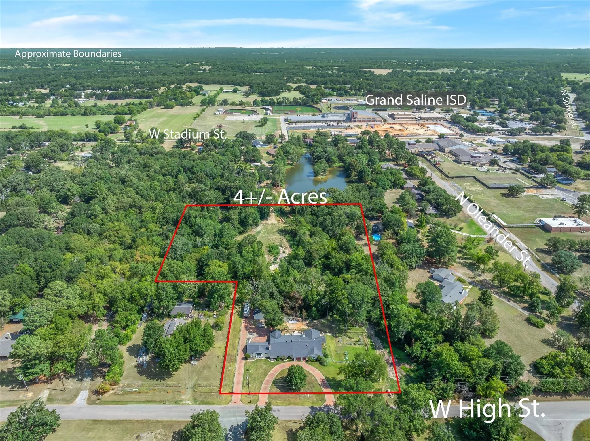Single Family Residence For Sale in Van Zandt County , 522 W High Street, Grand Saline, Texas 75140, 4 Bedroom, 3 Bathroom, 2 Garage spaces, 3,552 Sqft, built in 1973, mls#21353857, Real Estate Agent in Grand Saline, Homes For Sale in Van Zandt county, Homes For Sale in Grand Saline, Realtor in Grand Saline Texas, Real Estate Brokerage Independent Realty Texas, Luminita Cordes Realtor