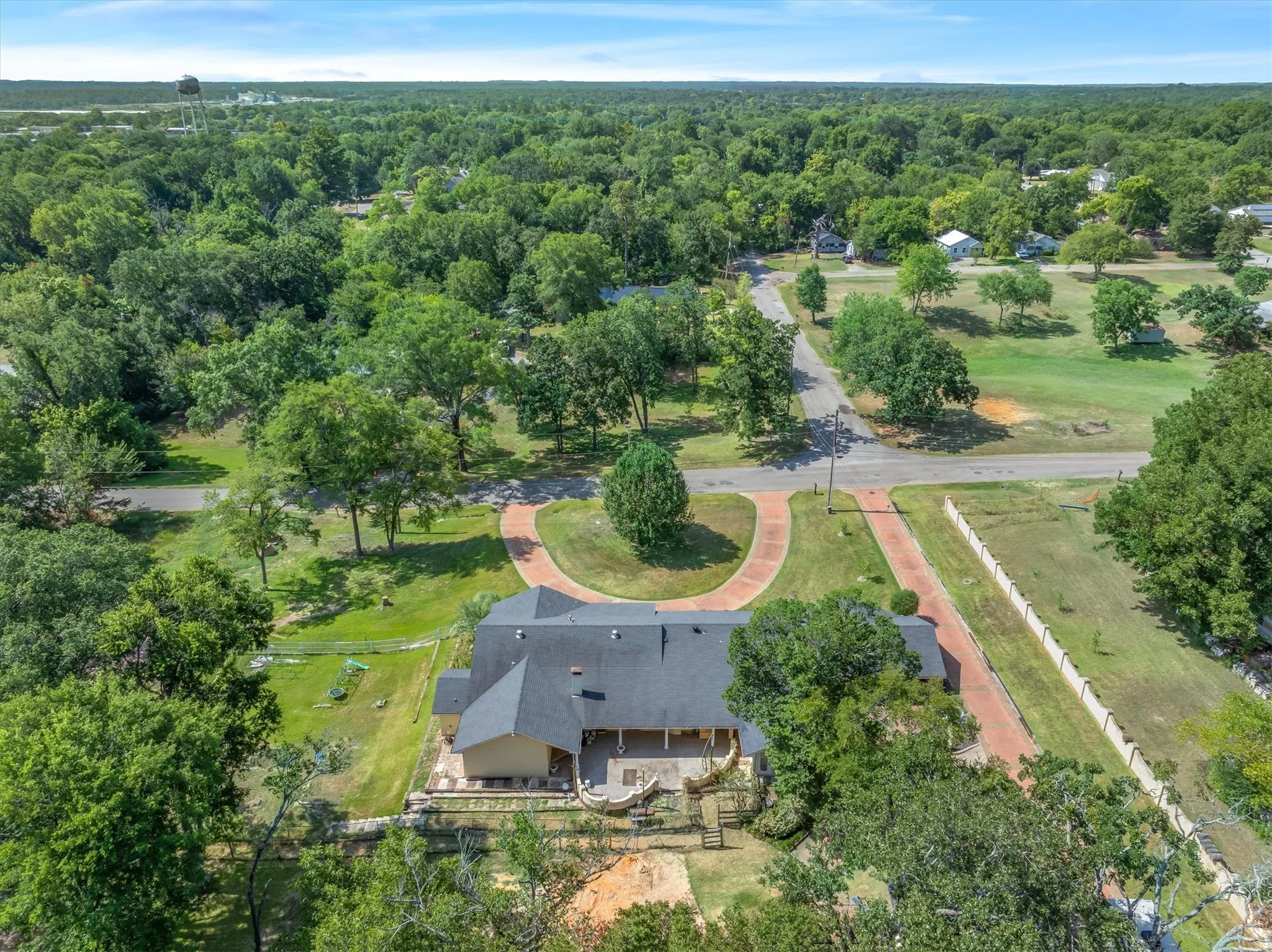 Single Family Residence For Sale in Van Zandt County , 522 W High Street, Grand Saline, Texas 75140, 4 Bedroom, 3 Bathroom, 2 Garage spaces, 3,552 Sqft, built in 1973, mls#21353857, Real Estate Agent in Grand Saline, Homes For Sale in Van Zandt county, Homes For Sale in Grand Saline, Realtor in Grand Saline Texas, Real Estate Brokerage Independent Realty Texas, Luminita Cordes Realtor