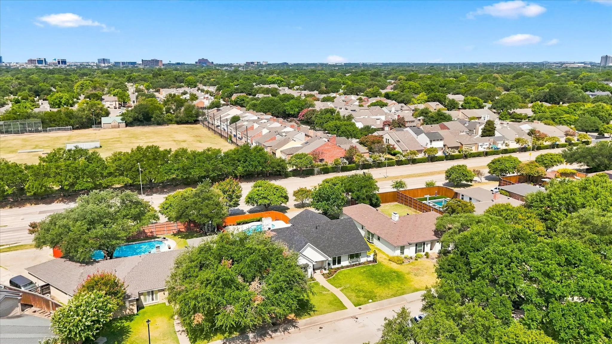 Single Family Residence For Sale in Dallas County , 15905 Longvista Drive, Dallas, Texas 75248, 4 Bedroom, 2 Bathroom, 2 Garage spaces, 2,174 Sqft, built in 1972, mls#21349459, Real Estate Agent in Dallas, Homes For Sale in Dallas county, Homes For Sale in Dallas, Realtor in Dallas Texas, Real Estate Brokerage Independent Realty Texas, Luminita Cordes Realtor