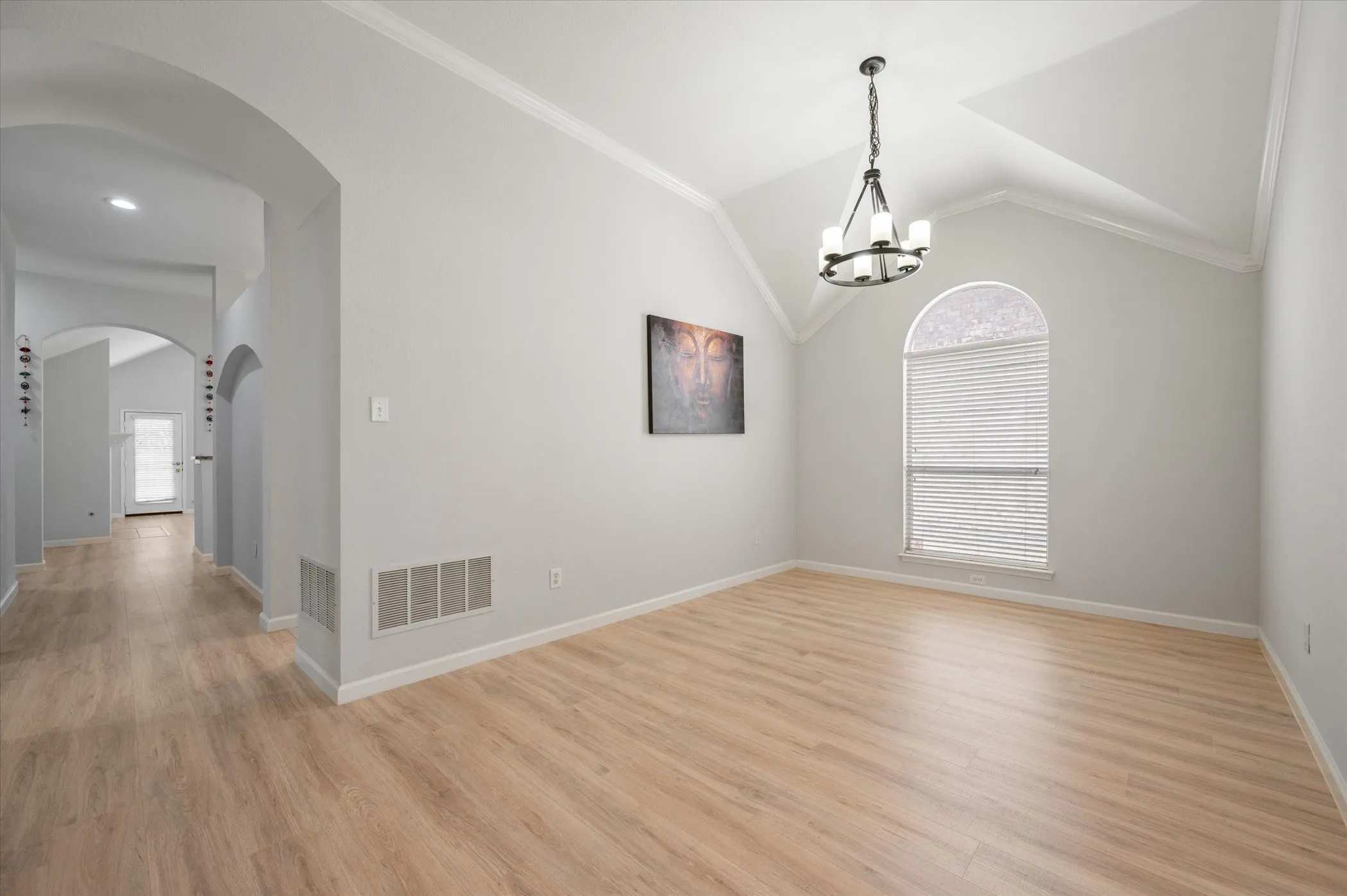 Single Family Residence For Sale in Denton County , 3517 Arbor Creek Lane, Flower Mound, Texas 75022, 3 Bedroom, 2 Bathroom, 2 Garage spaces, 2,153 Sqft, built in 1998, mls#21353902, Real Estate Agent in Flower Mound, Homes For Sale in Denton county, Homes For Sale in Flower Mound, Realtor in Flower Mound Texas, Real Estate Brokerage Independent Realty Texas, Luminita Cordes Realtor