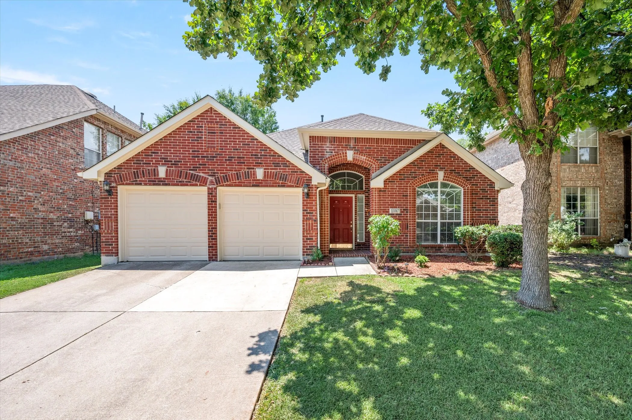 Single Family Residence For Sale in Denton County , 3517 Arbor Creek Lane, Flower Mound, Texas 75022, 3 Bedroom, 2 Bathroom, 2 Garage spaces, 2,153 Sqft, built in 1998, mls#21353902, Real Estate Agent in Flower Mound, Homes For Sale in Denton county, Homes For Sale in Flower Mound, Realtor in Flower Mound Texas, Real Estate Brokerage Independent Realty Texas, Luminita Cordes Realtor