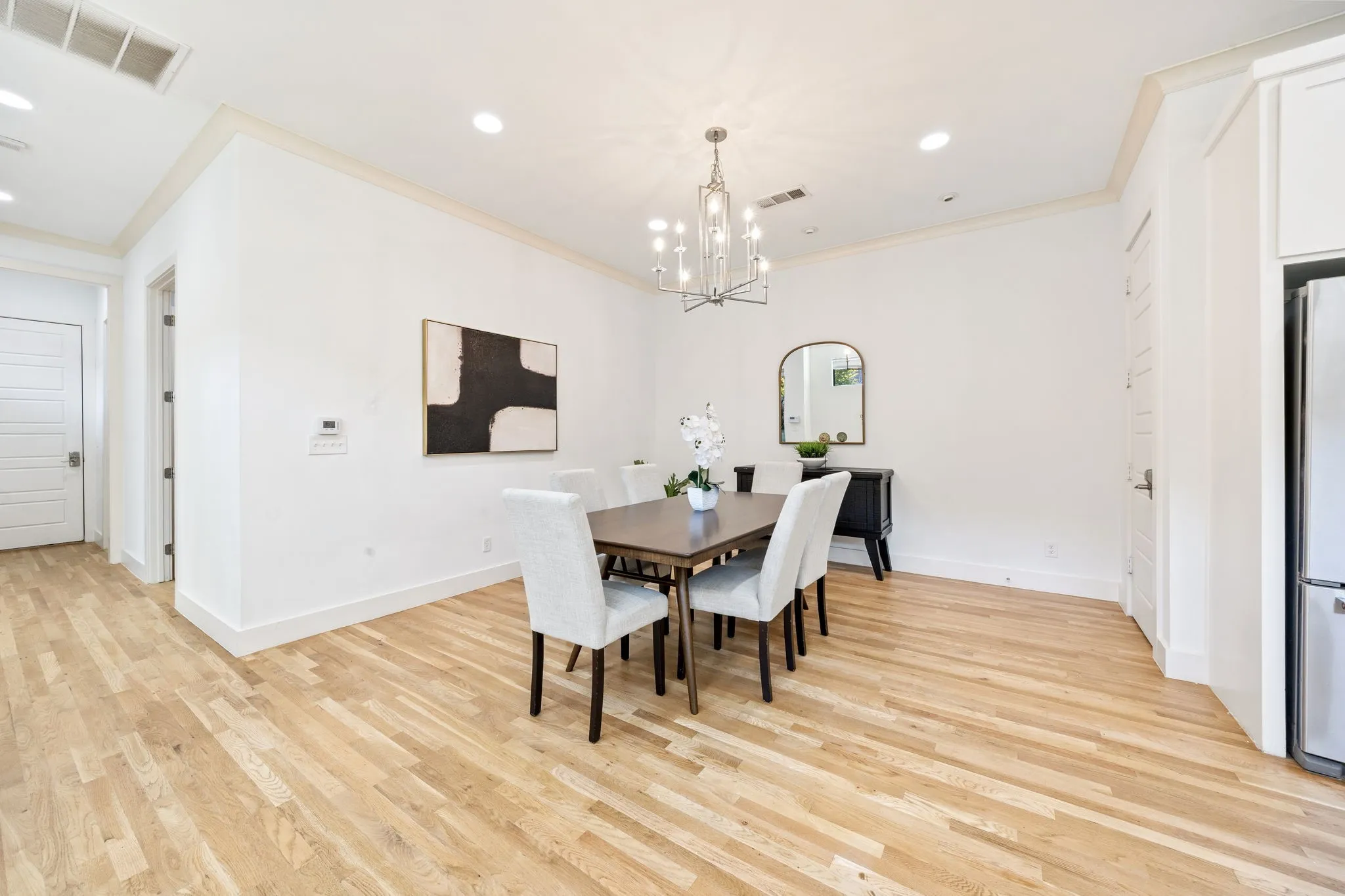 Single Family Residence For Sale in Dallas County , 5933 Oram Street, Dallas, Texas 75206, 4 Bedroom, 4 Bathroom, 2 Garage spaces, 3,259 Sqft, built in 2016, mls#21351487, Real Estate Agent in Dallas, Homes For Sale in Dallas county, Homes For Sale in Dallas, Realtor in Dallas Texas, Real Estate Brokerage Independent Realty Texas, Luminita Cordes Realtor