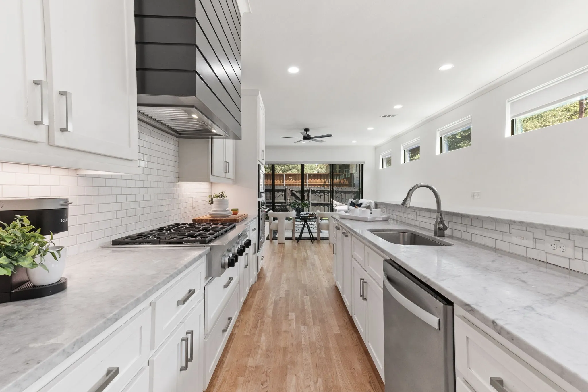 Single Family Residence For Sale in Dallas County , 5933 Oram Street, Dallas, Texas 75206, 4 Bedroom, 4 Bathroom, 2 Garage spaces, 3,259 Sqft, built in 2016, mls#21351487, Real Estate Agent in Dallas, Homes For Sale in Dallas county, Homes For Sale in Dallas, Realtor in Dallas Texas, Real Estate Brokerage Independent Realty Texas, Luminita Cordes Realtor