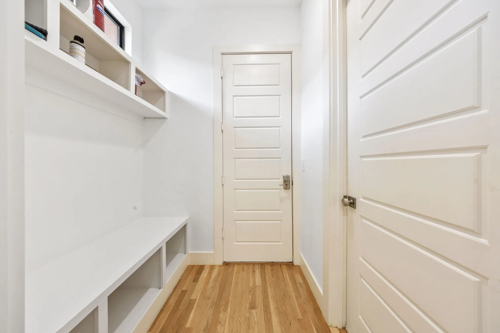 Single Family Residence For Sale in Dallas County , 5933 Oram Street, Dallas, Texas 75206, 4 Bedroom, 4 Bathroom, 2 Garage spaces, 3,259 Sqft, built in 2016, mls#21351487, Real Estate Agent in Dallas, Homes For Sale in Dallas county, Homes For Sale in Dallas, Realtor in Dallas Texas, Real Estate Brokerage Independent Realty Texas, Luminita Cordes Realtor