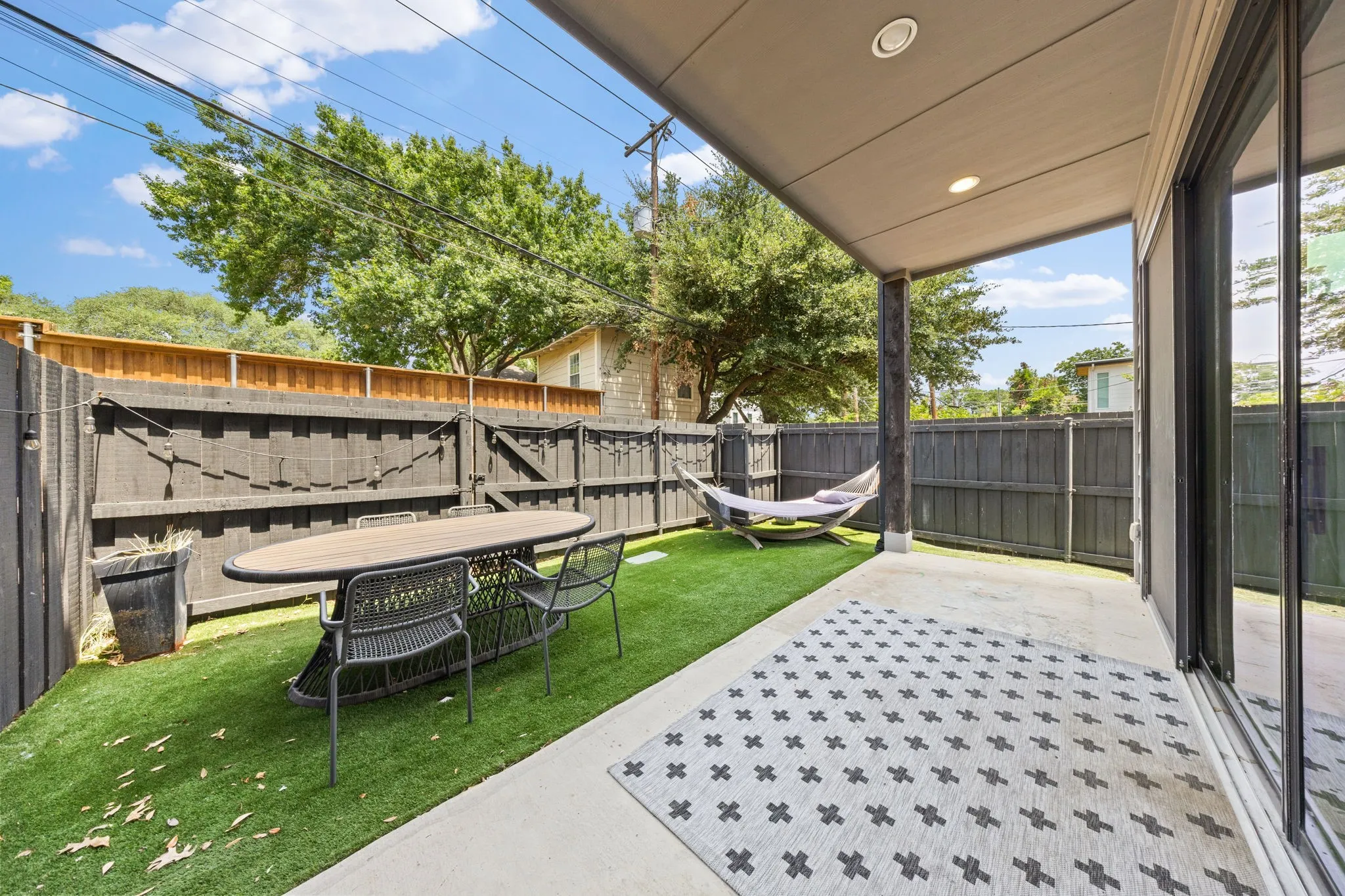 Single Family Residence For Sale in Dallas County , 5933 Oram Street, Dallas, Texas 75206, 4 Bedroom, 4 Bathroom, 2 Garage spaces, 3,259 Sqft, built in 2016, mls#21351487, Real Estate Agent in Dallas, Homes For Sale in Dallas county, Homes For Sale in Dallas, Realtor in Dallas Texas, Real Estate Brokerage Independent Realty Texas, Luminita Cordes Realtor