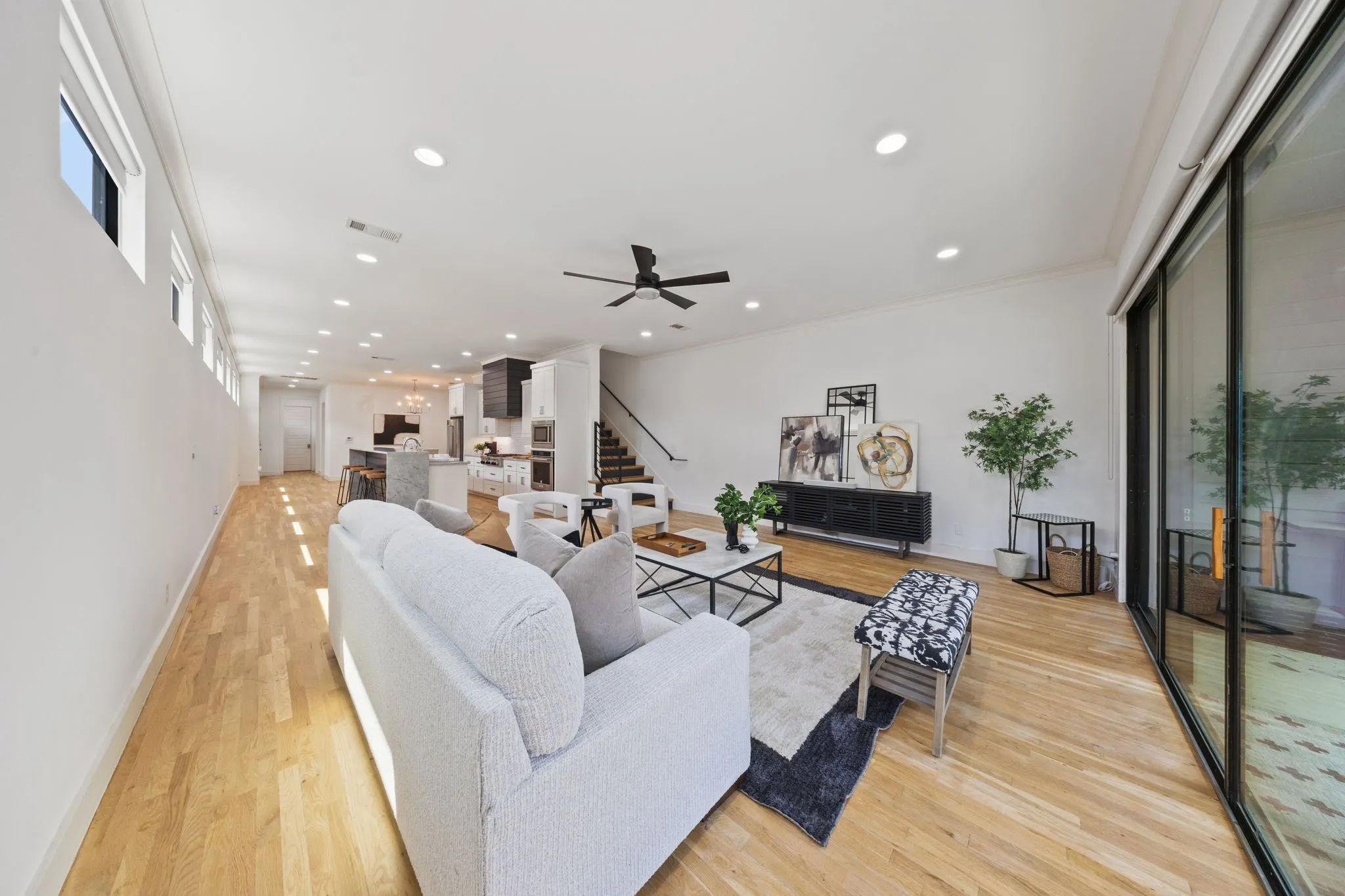 Single Family Residence For Sale in Dallas County , 5933 Oram Street, Dallas, Texas 75206, 4 Bedroom, 4 Bathroom, 2 Garage spaces, 3,259 Sqft, built in 2016, mls#21351487, Real Estate Agent in Dallas, Homes For Sale in Dallas county, Homes For Sale in Dallas, Realtor in Dallas Texas, Real Estate Brokerage Independent Realty Texas, Luminita Cordes Realtor