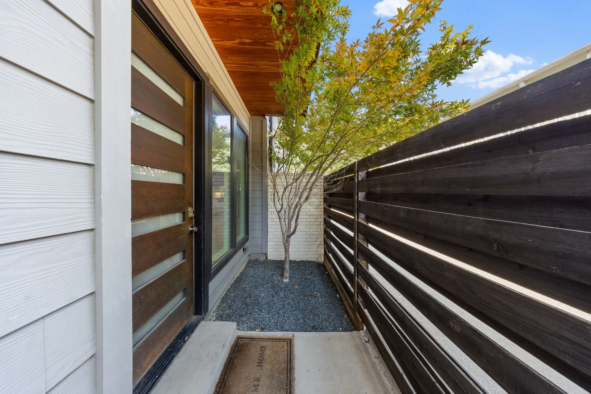 Single Family Residence For Sale in Dallas County , 5933 Oram Street, Dallas, Texas 75206, 4 Bedroom, 4 Bathroom, 2 Garage spaces, 3,259 Sqft, built in 2016, mls#21351487, Real Estate Agent in Dallas, Homes For Sale in Dallas county, Homes For Sale in Dallas, Realtor in Dallas Texas, Real Estate Brokerage Independent Realty Texas, Luminita Cordes Realtor