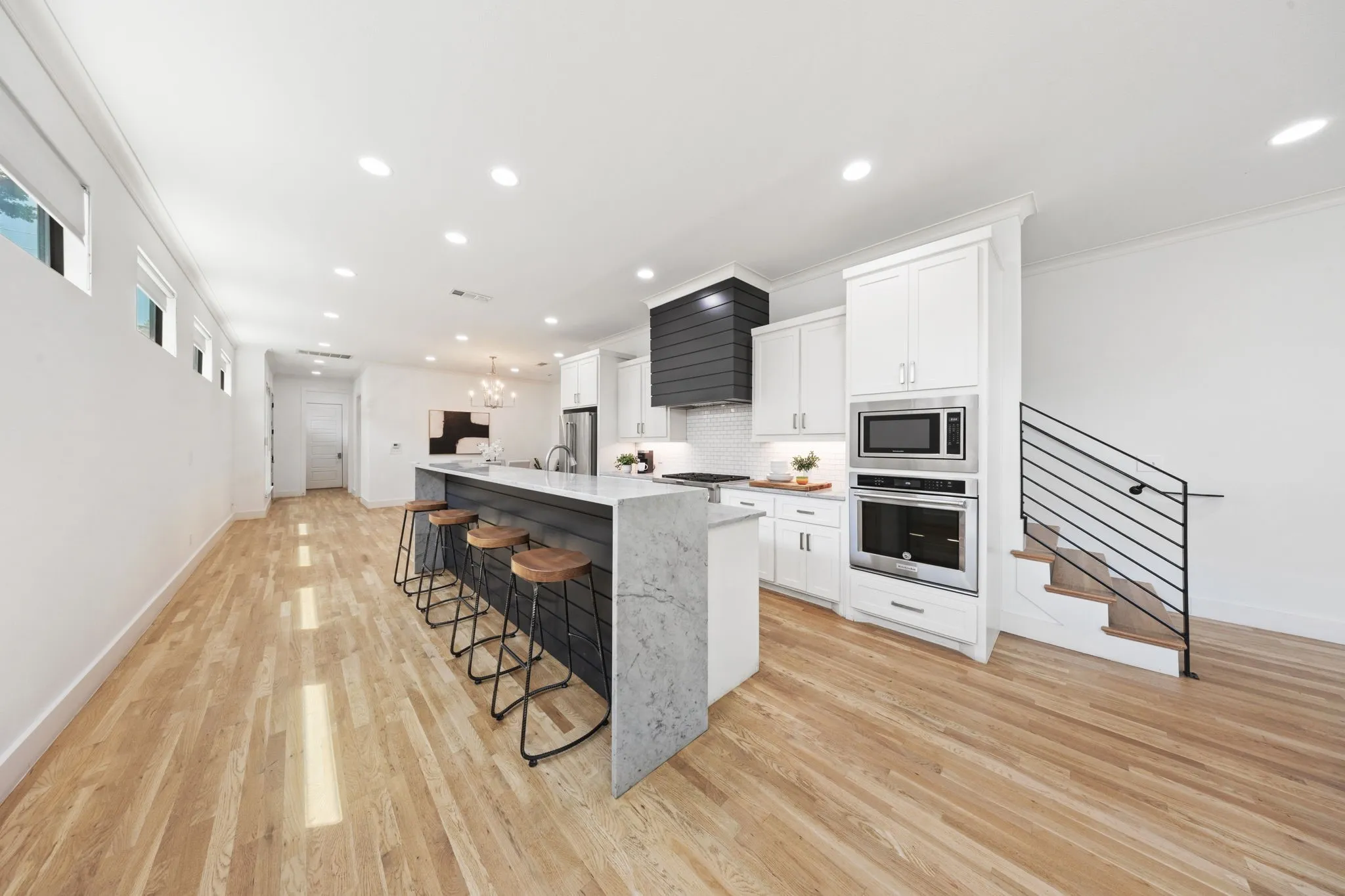 Single Family Residence For Sale in Dallas County , 5933 Oram Street, Dallas, Texas 75206, 4 Bedroom, 4 Bathroom, 2 Garage spaces, 3,259 Sqft, built in 2016, mls#21351487, Real Estate Agent in Dallas, Homes For Sale in Dallas county, Homes For Sale in Dallas, Realtor in Dallas Texas, Real Estate Brokerage Independent Realty Texas, Luminita Cordes Realtor