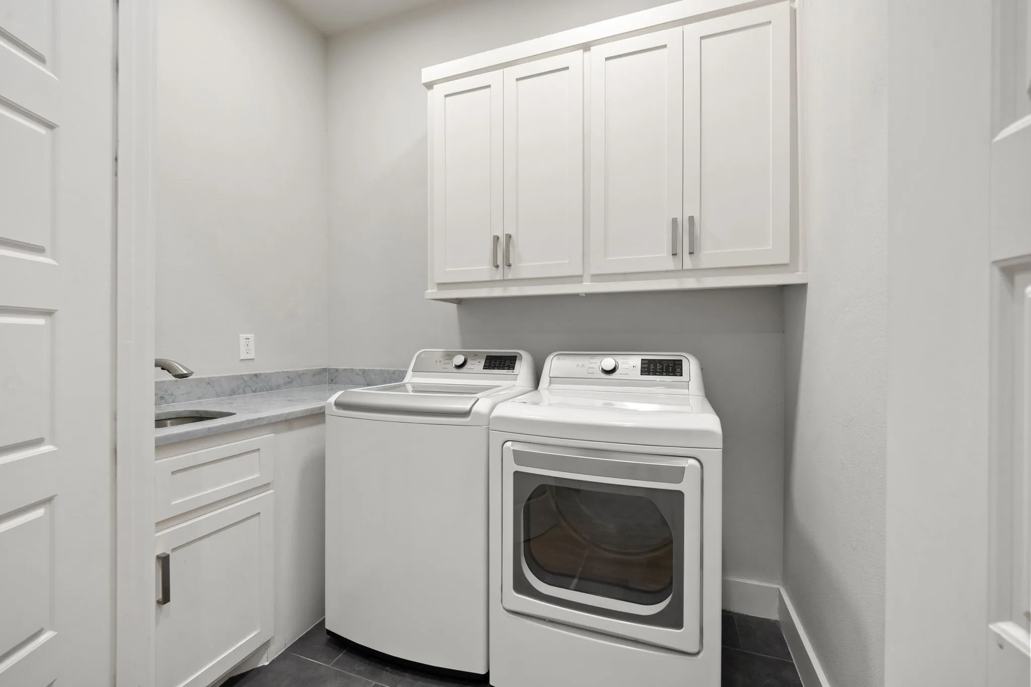 Single Family Residence For Sale in Dallas County , 5933 Oram Street, Dallas, Texas 75206, 4 Bedroom, 4 Bathroom, 2 Garage spaces, 3,259 Sqft, built in 2016, mls#21351487, Real Estate Agent in Dallas, Homes For Sale in Dallas county, Homes For Sale in Dallas, Realtor in Dallas Texas, Real Estate Brokerage Independent Realty Texas, Luminita Cordes Realtor