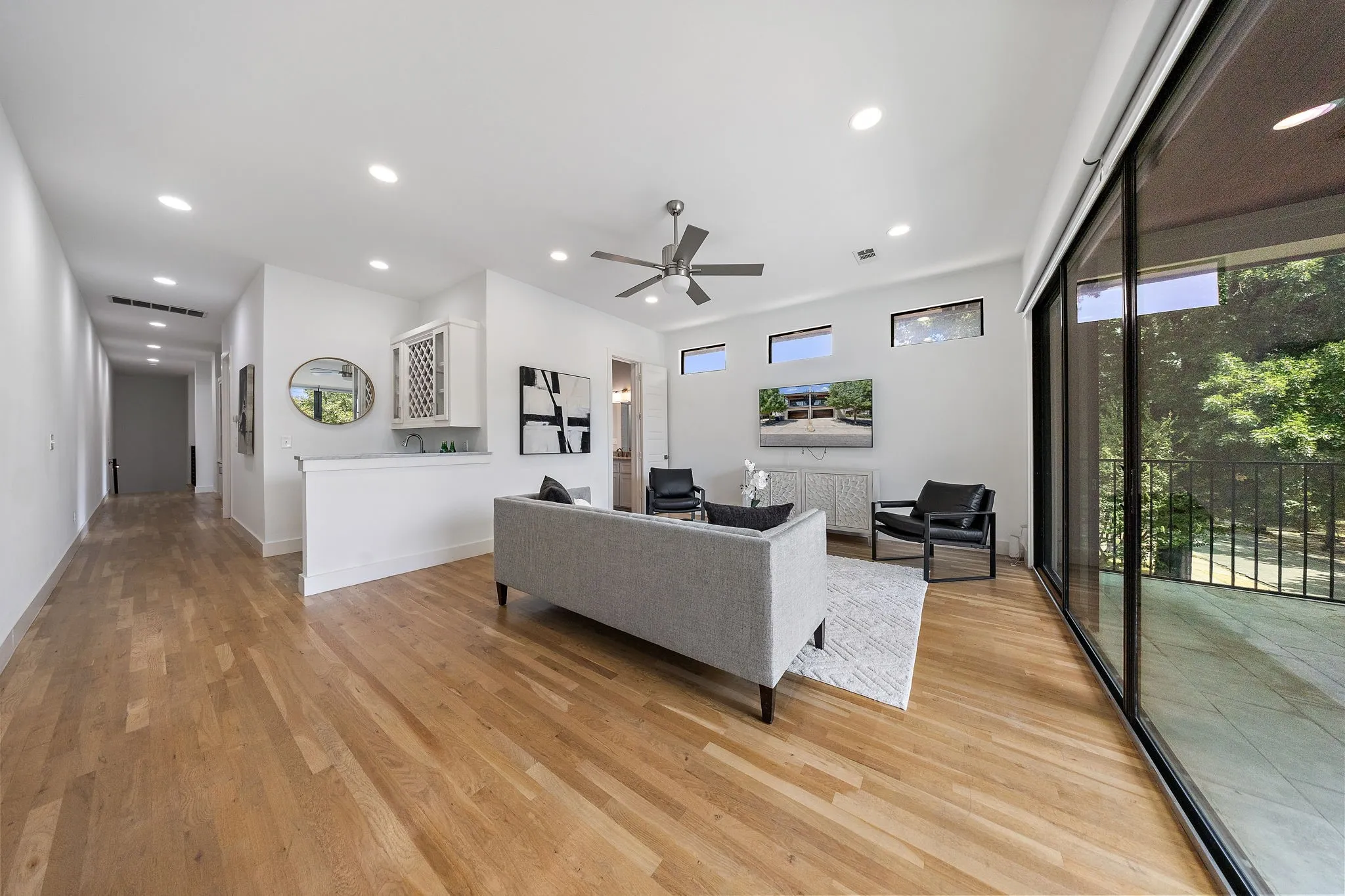 Single Family Residence For Sale in Dallas County , 5933 Oram Street, Dallas, Texas 75206, 4 Bedroom, 4 Bathroom, 2 Garage spaces, 3,259 Sqft, built in 2016, mls#21351487, Real Estate Agent in Dallas, Homes For Sale in Dallas county, Homes For Sale in Dallas, Realtor in Dallas Texas, Real Estate Brokerage Independent Realty Texas, Luminita Cordes Realtor