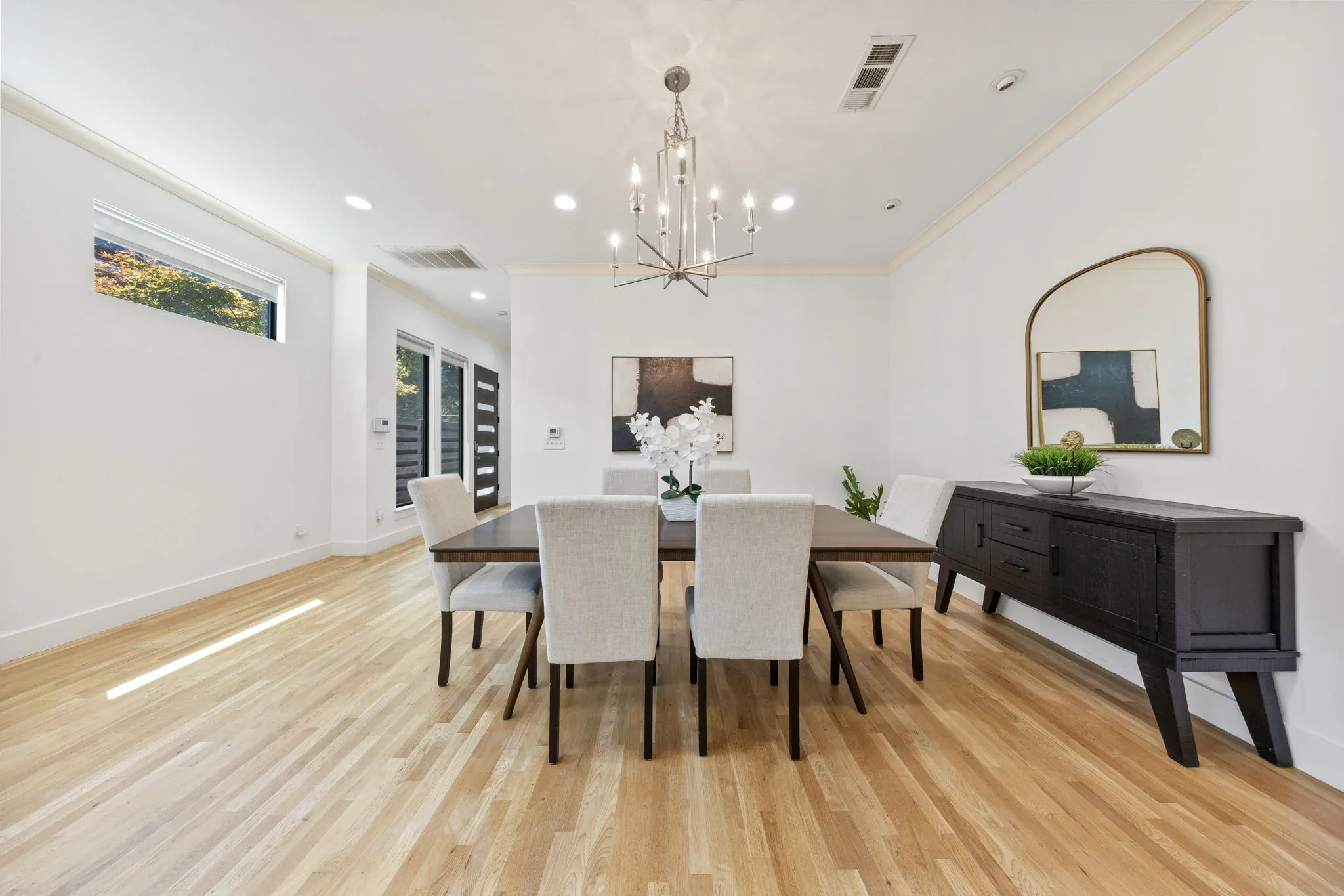 Single Family Residence For Sale in Dallas County , 5933 Oram Street, Dallas, Texas 75206, 4 Bedroom, 4 Bathroom, 2 Garage spaces, 3,259 Sqft, built in 2016, mls#21351487, Real Estate Agent in Dallas, Homes For Sale in Dallas county, Homes For Sale in Dallas, Realtor in Dallas Texas, Real Estate Brokerage Independent Realty Texas, Luminita Cordes Realtor