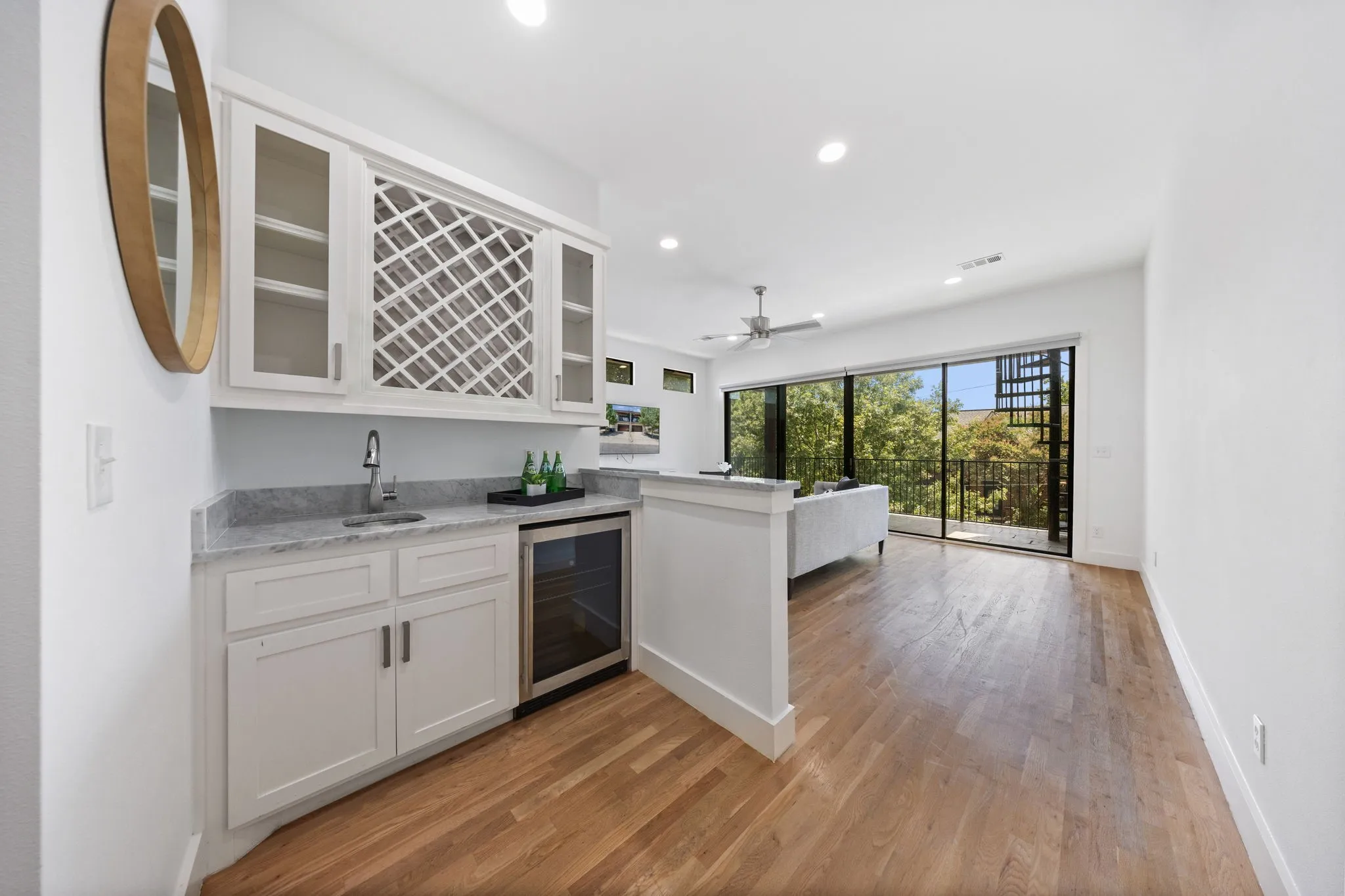 Single Family Residence For Sale in Dallas County , 5933 Oram Street, Dallas, Texas 75206, 4 Bedroom, 4 Bathroom, 2 Garage spaces, 3,259 Sqft, built in 2016, mls#21351487, Real Estate Agent in Dallas, Homes For Sale in Dallas county, Homes For Sale in Dallas, Realtor in Dallas Texas, Real Estate Brokerage Independent Realty Texas, Luminita Cordes Realtor