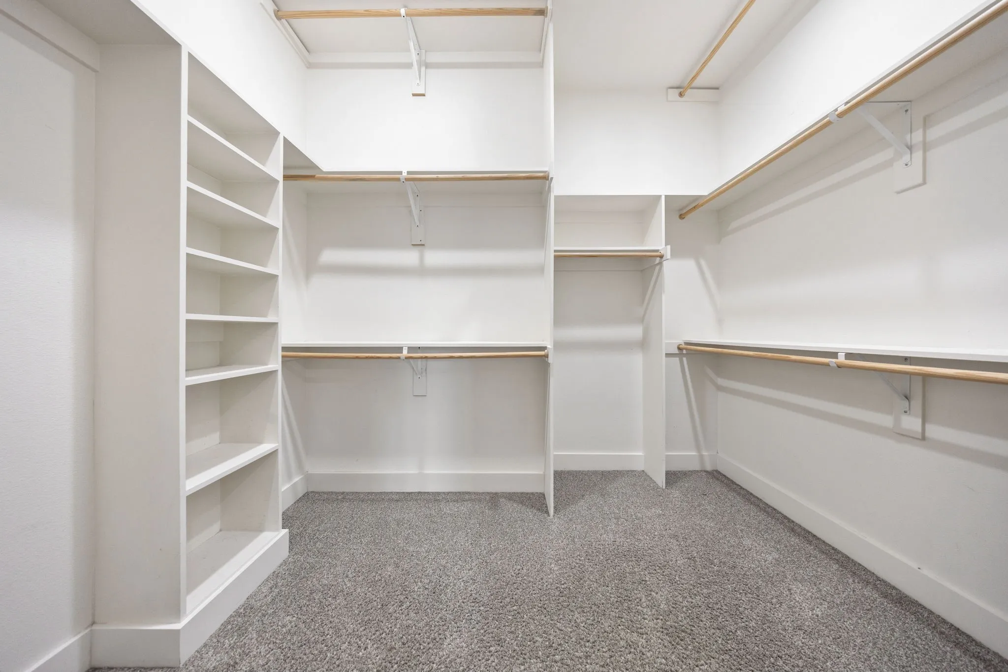 Single Family Residence For Sale in Dallas County , 5933 Oram Street, Dallas, Texas 75206, 4 Bedroom, 4 Bathroom, 2 Garage spaces, 3,259 Sqft, built in 2016, mls#21351487, Real Estate Agent in Dallas, Homes For Sale in Dallas county, Homes For Sale in Dallas, Realtor in Dallas Texas, Real Estate Brokerage Independent Realty Texas, Luminita Cordes Realtor