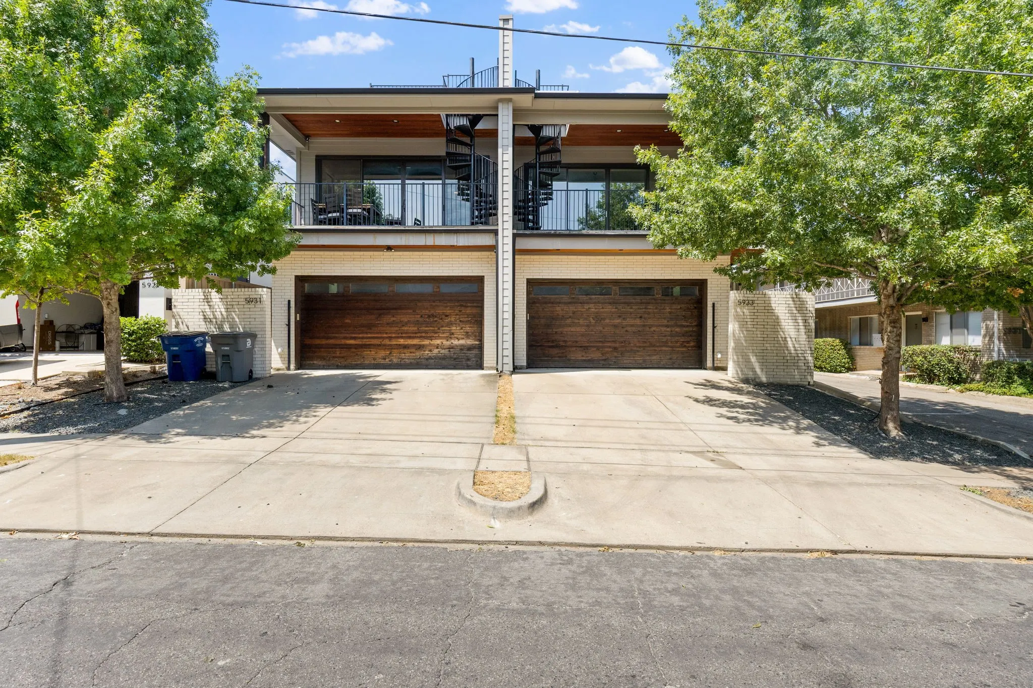 Single Family Residence For Sale in Dallas County , 5933 Oram Street, Dallas, Texas 75206, 4 Bedroom, 4 Bathroom, 2 Garage spaces, 3,259 Sqft, built in 2016, mls#21351487, Real Estate Agent in Dallas, Homes For Sale in Dallas county, Homes For Sale in Dallas, Realtor in Dallas Texas, Real Estate Brokerage Independent Realty Texas, Luminita Cordes Realtor