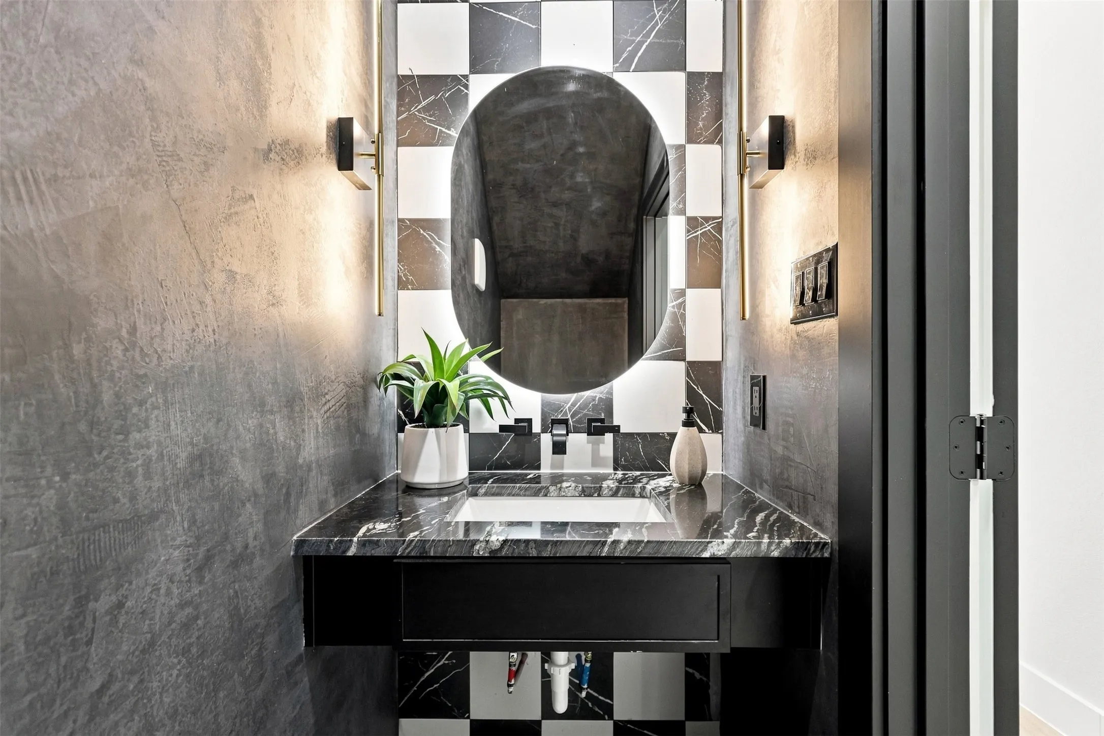 Powder bath with floating vanity