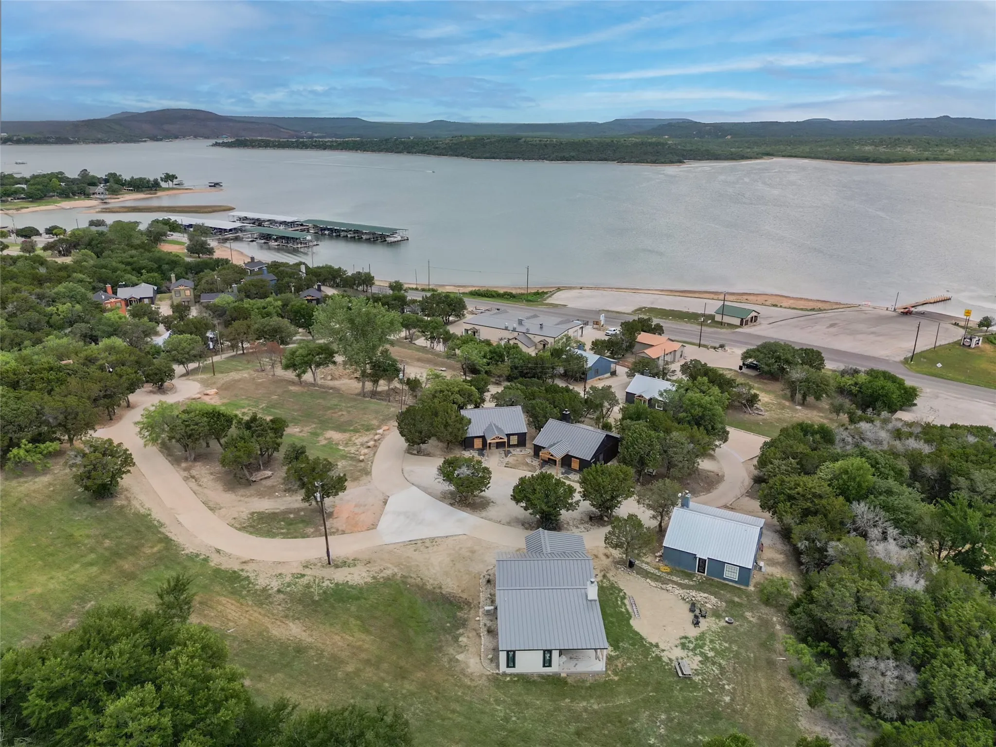 Condominium For Sale in Palo Pinto County , 1782 FM 2951 21, Graford, Texas 76449, 2 Bedroom, 2 Bathroom, Garage spaces, 1,280 Sqft, built in 2005, mls#21333002, Real Estate Agent in Graford, Homes For Sale in Palo Pinto county, Homes For Sale in Graford, Realtor in Graford Texas, Real Estate Brokerage Independent Realty Texas, Luminita Cordes Realtor