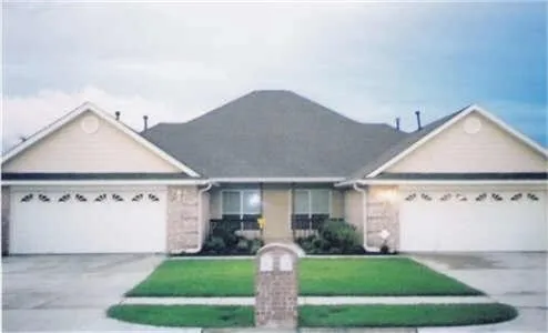 Duplex For Rent in Tarrant County , 1240 KARLA Drive, Hurst, Texas 76053, 3 Bedroom, 2 Bathroom, 2 Garage spaces, 1,539 Sqft, built in 2005, mls#21353984, Real Estate Agent in Hurst, Homes For Rent in Tarrant county, Homes For Rent in Hurst, Realtor in Hurst Texas, Real Estate Brokerage Independent Realty Texas, Luminita Cordes Realtor