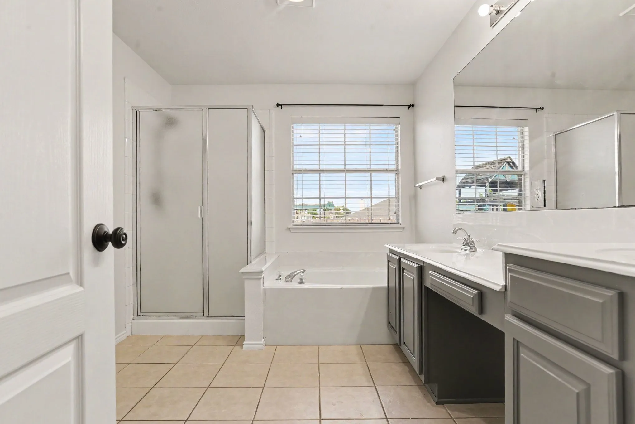 Single Family Residence For Sale in Kaufman County , 1302 Buckingham Drive, Forney, Texas 75126, 4 Bedroom, 2 Bathroom, 2 Garage spaces, 2,674 Sqft, built in 2003, mls#21353617, Real Estate Agent in Forney, Homes For Sale in Kaufman county, Homes For Sale in Forney, Realtor in Forney Texas, Real Estate Brokerage Independent Realty Texas, Luminita Cordes Realtor