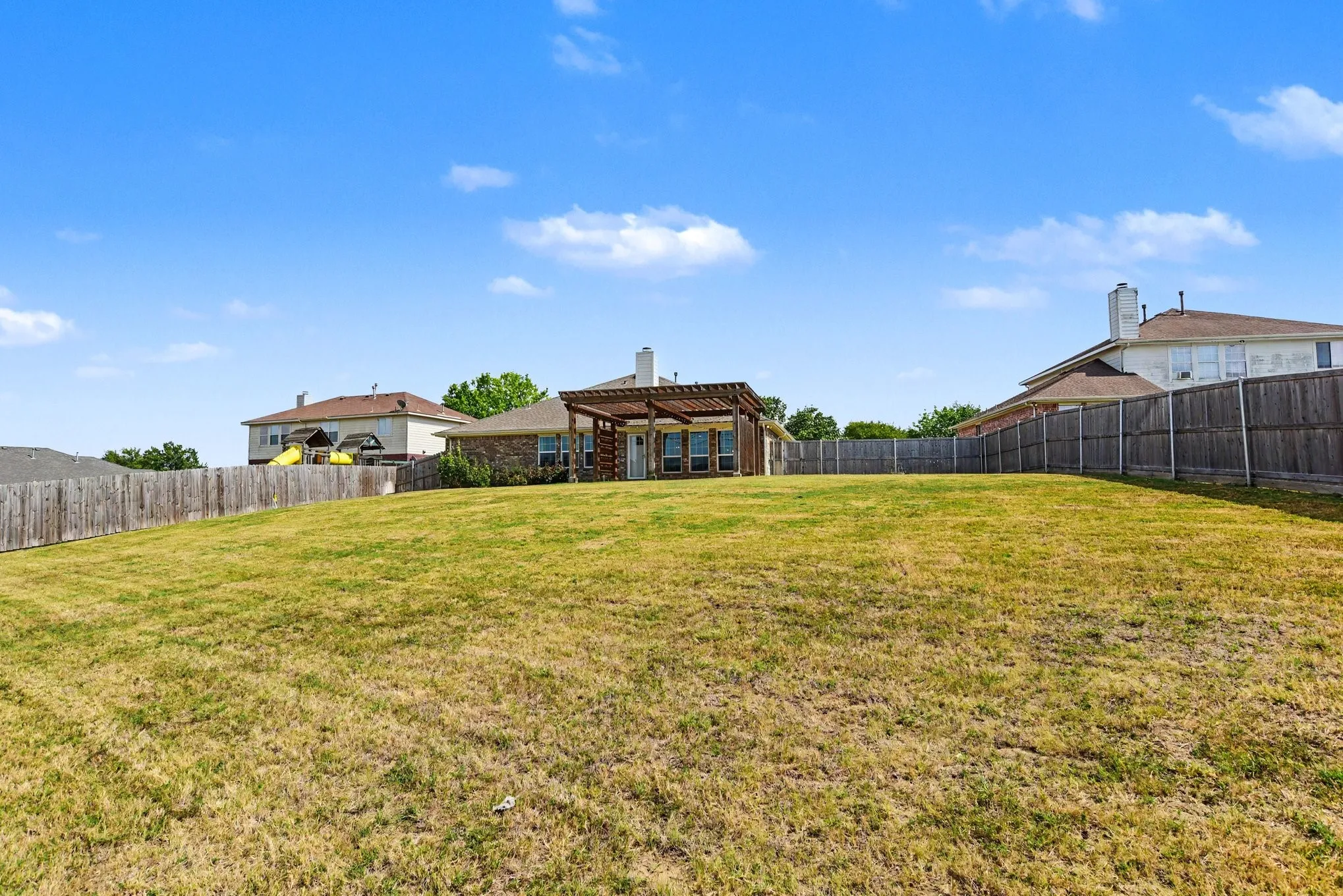 Single Family Residence For Sale in Kaufman County , 1302 Buckingham Drive, Forney, Texas 75126, 4 Bedroom, 2 Bathroom, 2 Garage spaces, 2,674 Sqft, built in 2003, mls#21353617, Real Estate Agent in Forney, Homes For Sale in Kaufman county, Homes For Sale in Forney, Realtor in Forney Texas, Real Estate Brokerage Independent Realty Texas, Luminita Cordes Realtor