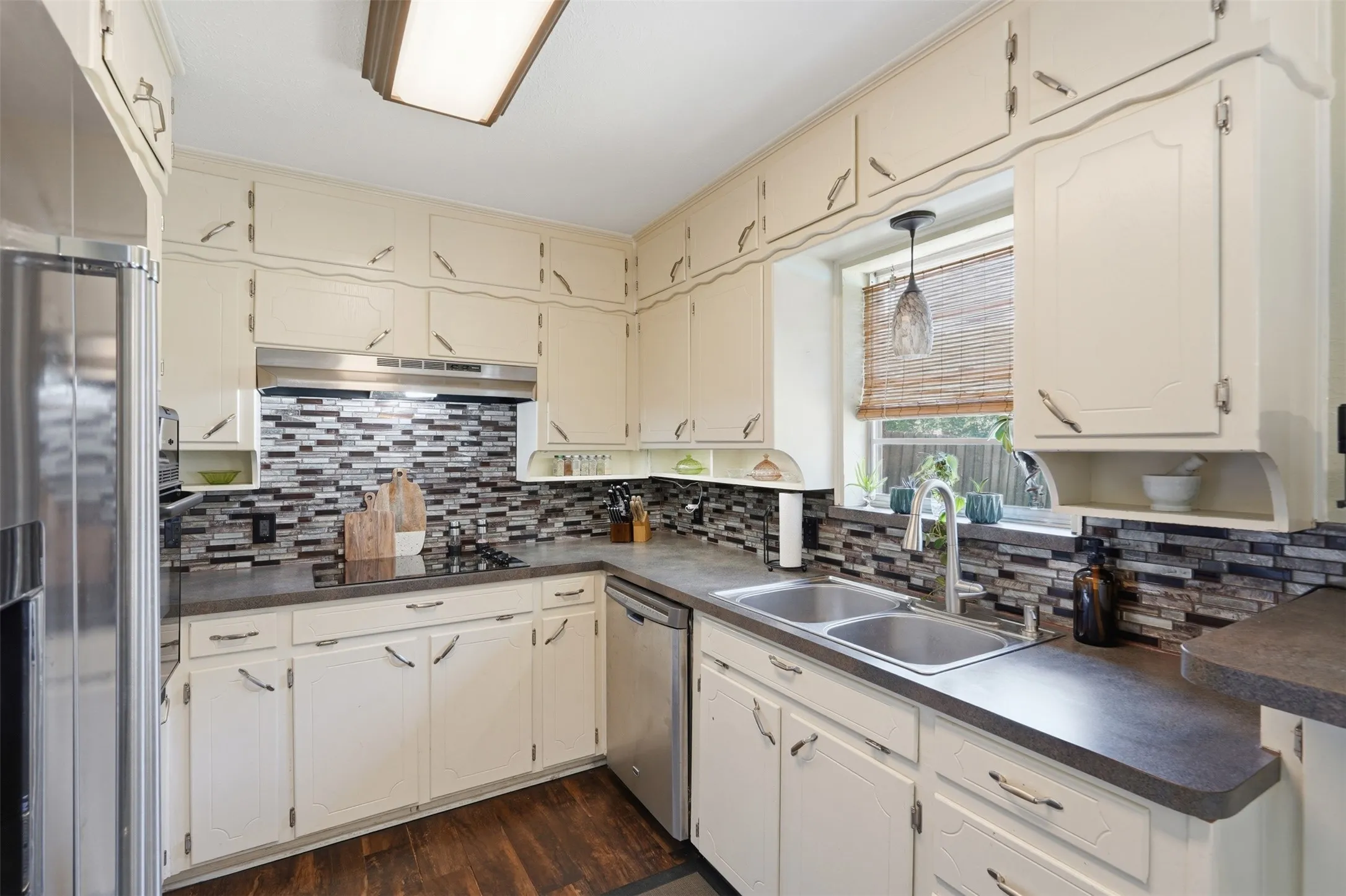 Single Family Residence For Sale in Tarrant County , 5709 Starlight Drive, Haltom City, Texas 76117, 3 Bedroom, 2 Bathroom, 2 Garage spaces, 1,666 Sqft, built in 1963, mls#21353950, Real Estate Agent in Haltom City, Homes For Sale in Tarrant county, Homes For Sale in Haltom City, Realtor in Haltom City Texas, Real Estate Brokerage Independent Realty Texas, Luminita Cordes Realtor