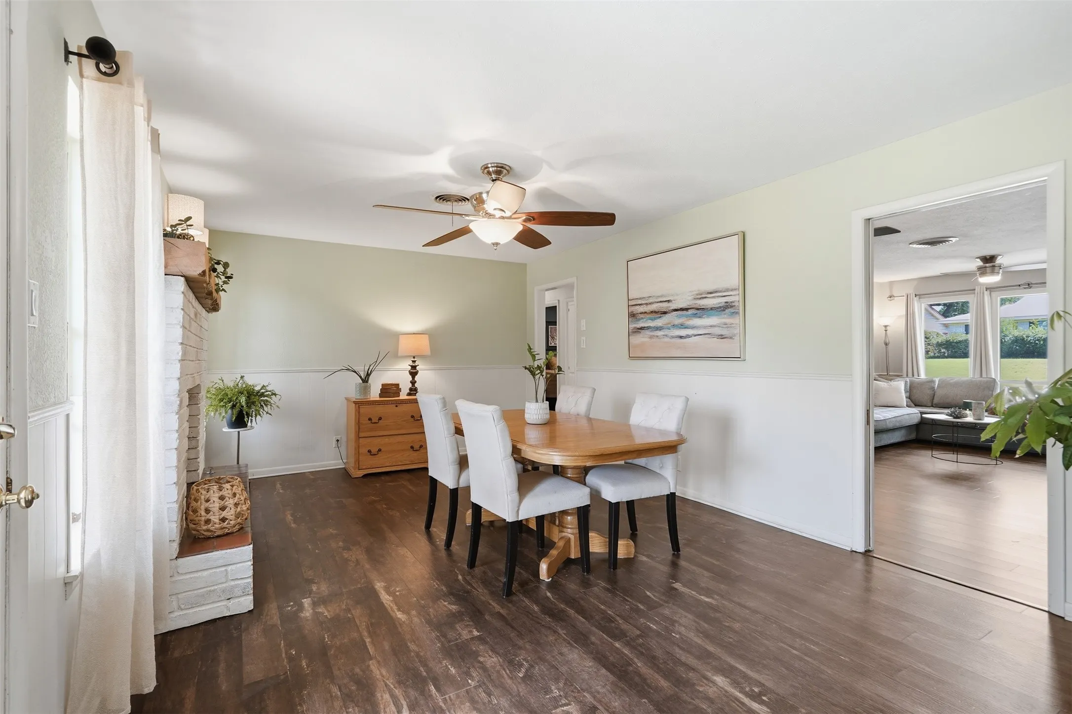 Single Family Residence For Sale in Tarrant County , 5709 Starlight Drive, Haltom City, Texas 76117, 3 Bedroom, 2 Bathroom, 2 Garage spaces, 1,666 Sqft, built in 1963, mls#21353950, Real Estate Agent in Haltom City, Homes For Sale in Tarrant county, Homes For Sale in Haltom City, Realtor in Haltom City Texas, Real Estate Brokerage Independent Realty Texas, Luminita Cordes Realtor