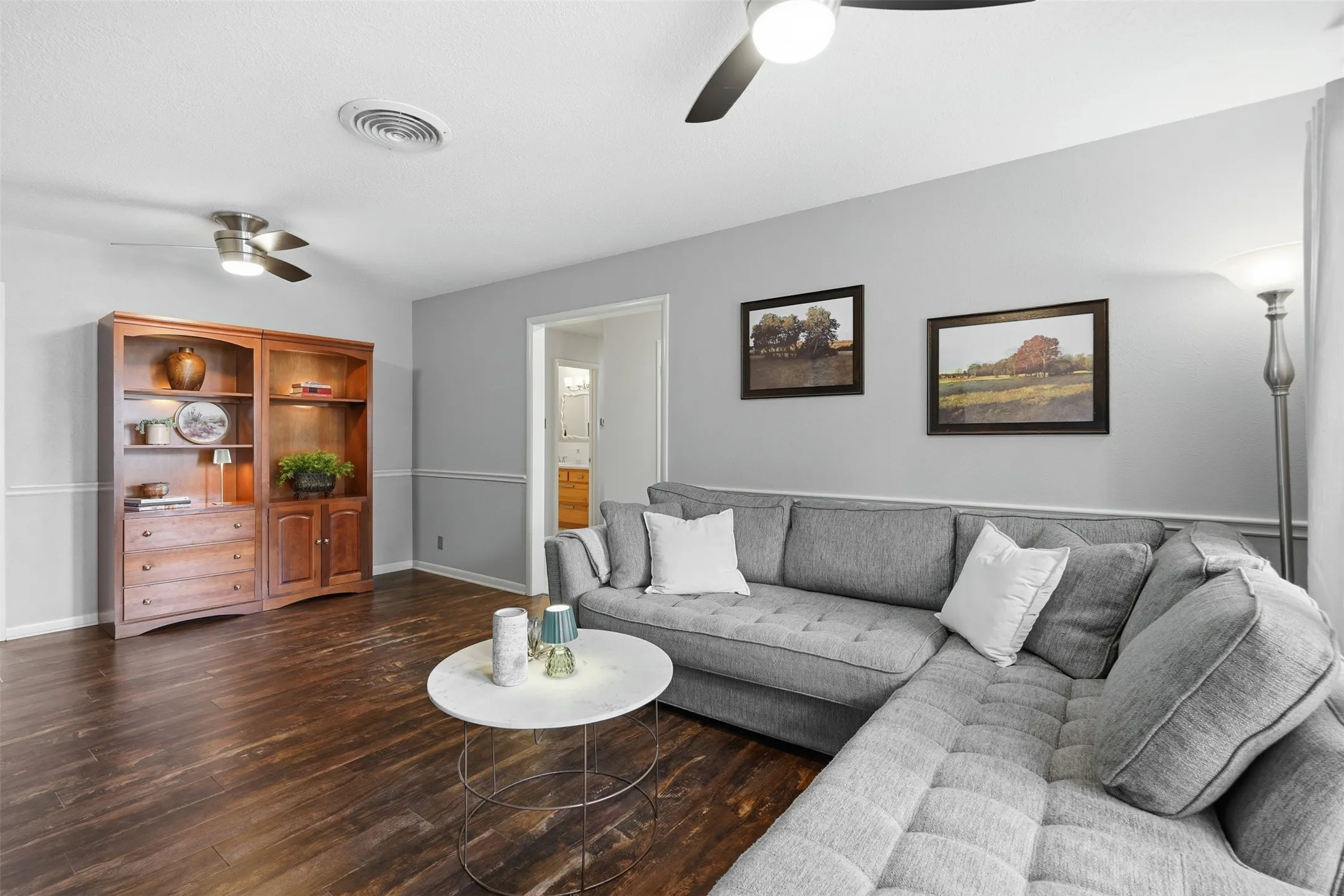 Single Family Residence For Sale in Tarrant County , 5709 Starlight Drive, Haltom City, Texas 76117, 3 Bedroom, 2 Bathroom, 2 Garage spaces, 1,666 Sqft, built in 1963, mls#21353950, Real Estate Agent in Haltom City, Homes For Sale in Tarrant county, Homes For Sale in Haltom City, Realtor in Haltom City Texas, Real Estate Brokerage Independent Realty Texas, Luminita Cordes Realtor