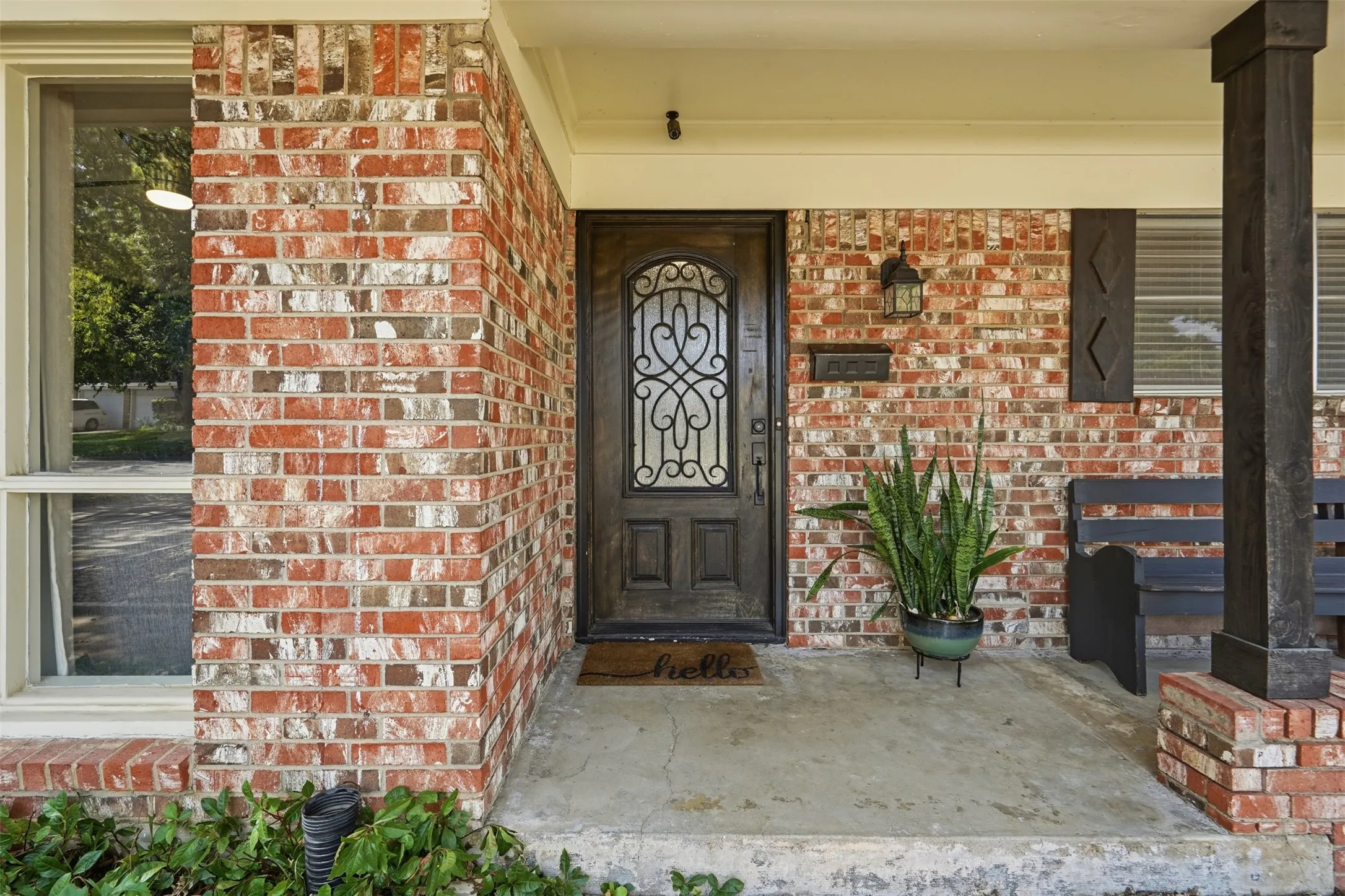 Single Family Residence For Sale in Tarrant County , 5709 Starlight Drive, Haltom City, Texas 76117, 3 Bedroom, 2 Bathroom, 2 Garage spaces, 1,666 Sqft, built in 1963, mls#21353950, Real Estate Agent in Haltom City, Homes For Sale in Tarrant county, Homes For Sale in Haltom City, Realtor in Haltom City Texas, Real Estate Brokerage Independent Realty Texas, Luminita Cordes Realtor