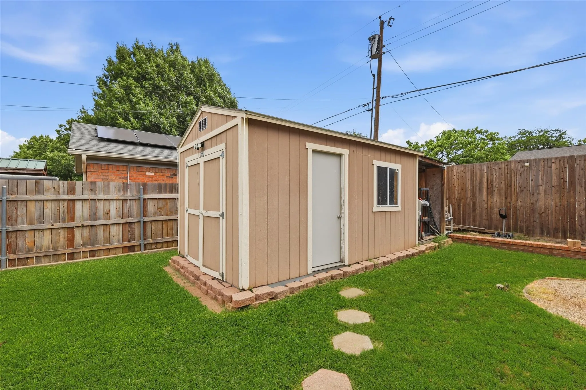 Single Family Residence For Sale in Tarrant County , 1104 Monterrey Street, Bedford, Texas 76022, 4 Bedroom, 2 Bathroom, 2 Garage spaces, 1,616 Sqft, built in 1976, mls#21353992, Real Estate Agent in Bedford, Homes For Sale in Tarrant county, Homes For Sale in Bedford, Realtor in Bedford Texas, Real Estate Brokerage Independent Realty Texas, Luminita Cordes Realtor