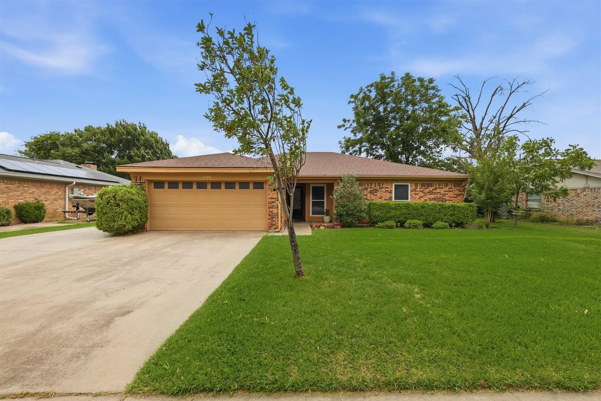 Single Family Residence For Sale in Tarrant County , 1104 Monterrey Street, Bedford, Texas 76022, 4 Bedroom, 2 Bathroom, 2 Garage spaces, 1,616 Sqft, built in 1976, mls#21353992, Real Estate Agent in Bedford, Homes For Sale in Tarrant county, Homes For Sale in Bedford, Realtor in Bedford Texas, Real Estate Brokerage Independent Realty Texas, Luminita Cordes Realtor