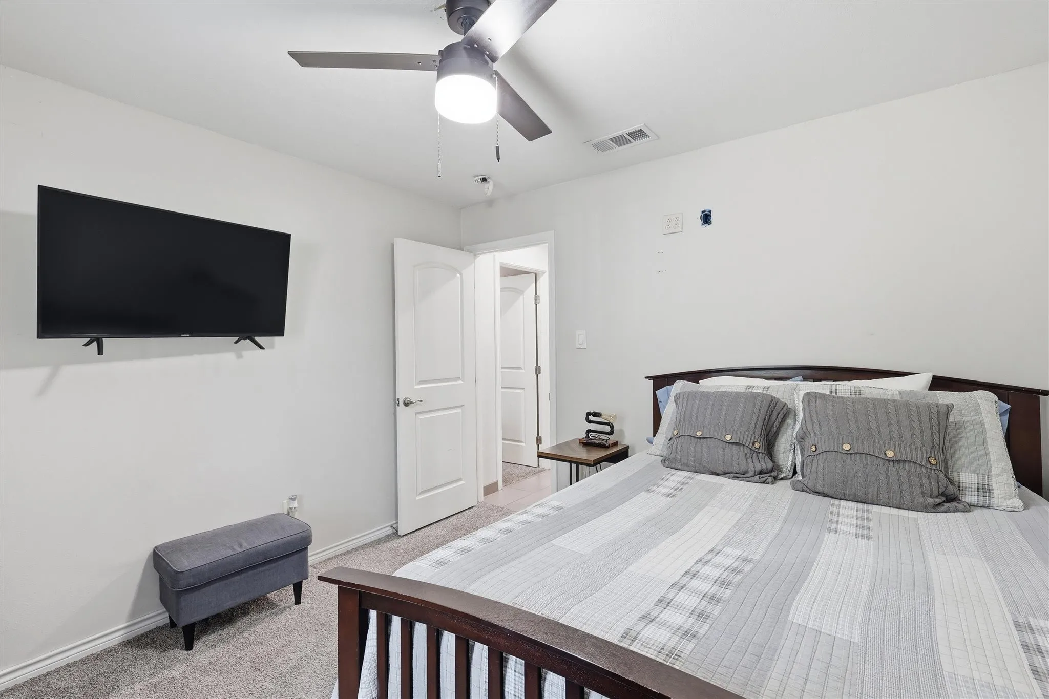 Single Family Residence For Sale in Tarrant County , 1104 Monterrey Street, Bedford, Texas 76022, 4 Bedroom, 2 Bathroom, 2 Garage spaces, 1,616 Sqft, built in 1976, mls#21353992, Real Estate Agent in Bedford, Homes For Sale in Tarrant county, Homes For Sale in Bedford, Realtor in Bedford Texas, Real Estate Brokerage Independent Realty Texas, Luminita Cordes Realtor
