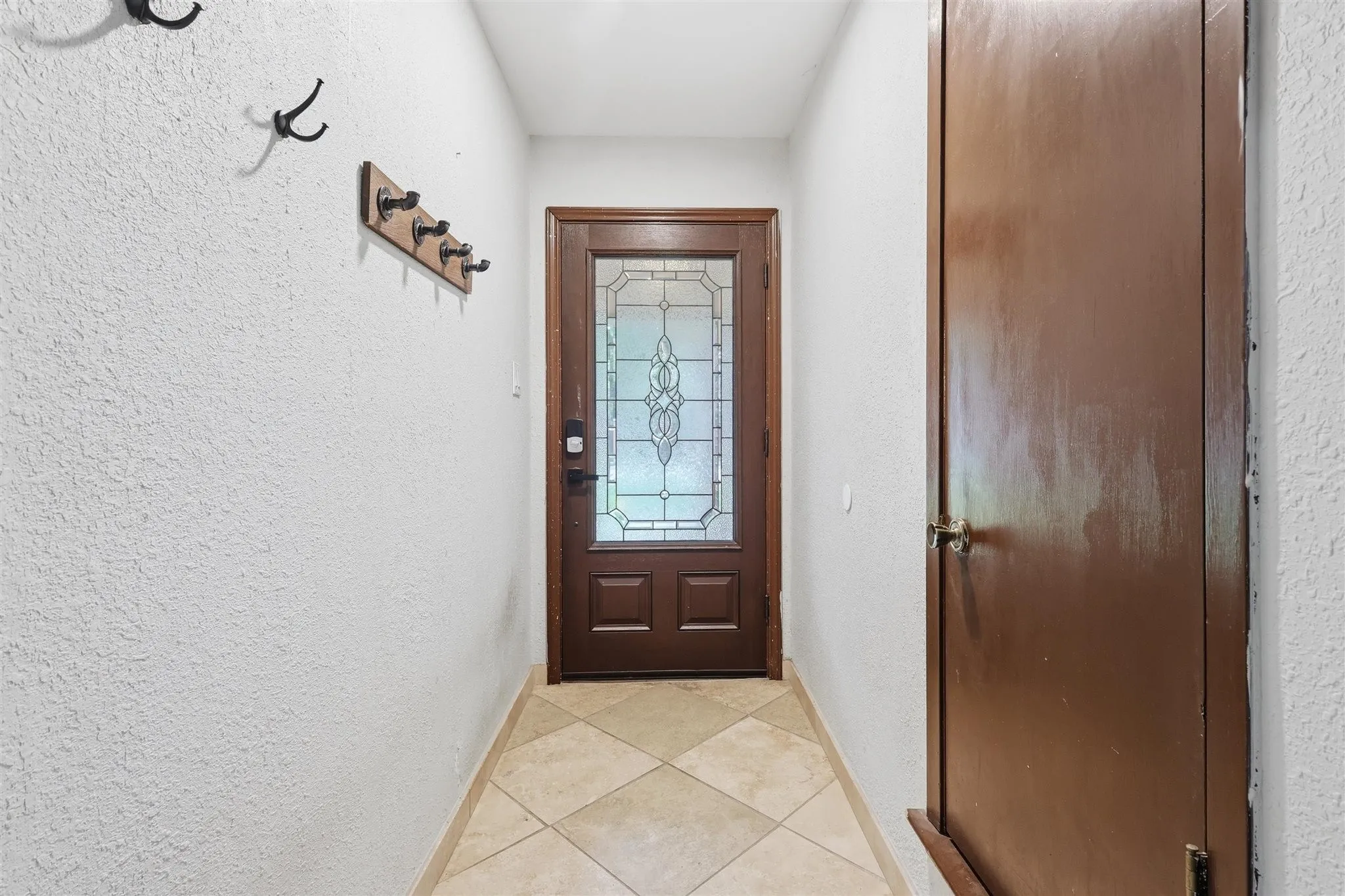 Single Family Residence For Sale in Tarrant County , 1104 Monterrey Street, Bedford, Texas 76022, 4 Bedroom, 2 Bathroom, 2 Garage spaces, 1,616 Sqft, built in 1976, mls#21353992, Real Estate Agent in Bedford, Homes For Sale in Tarrant county, Homes For Sale in Bedford, Realtor in Bedford Texas, Real Estate Brokerage Independent Realty Texas, Luminita Cordes Realtor