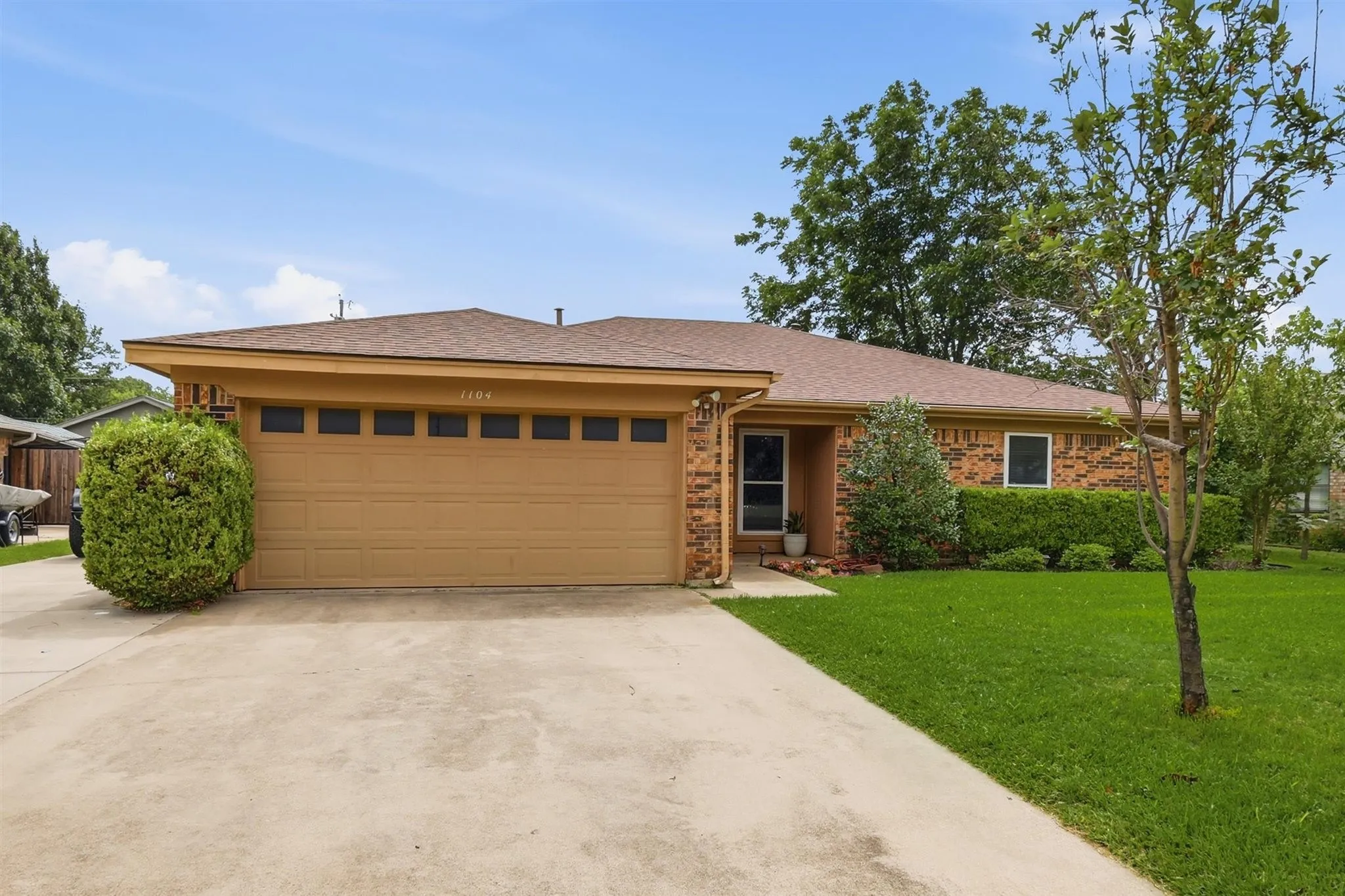 Single Family Residence For Sale in Tarrant County , 1104 Monterrey Street, Bedford, Texas 76022, 4 Bedroom, 2 Bathroom, 2 Garage spaces, 1,616 Sqft, built in 1976, mls#21353992, Real Estate Agent in Bedford, Homes For Sale in Tarrant county, Homes For Sale in Bedford, Realtor in Bedford Texas, Real Estate Brokerage Independent Realty Texas, Luminita Cordes Realtor